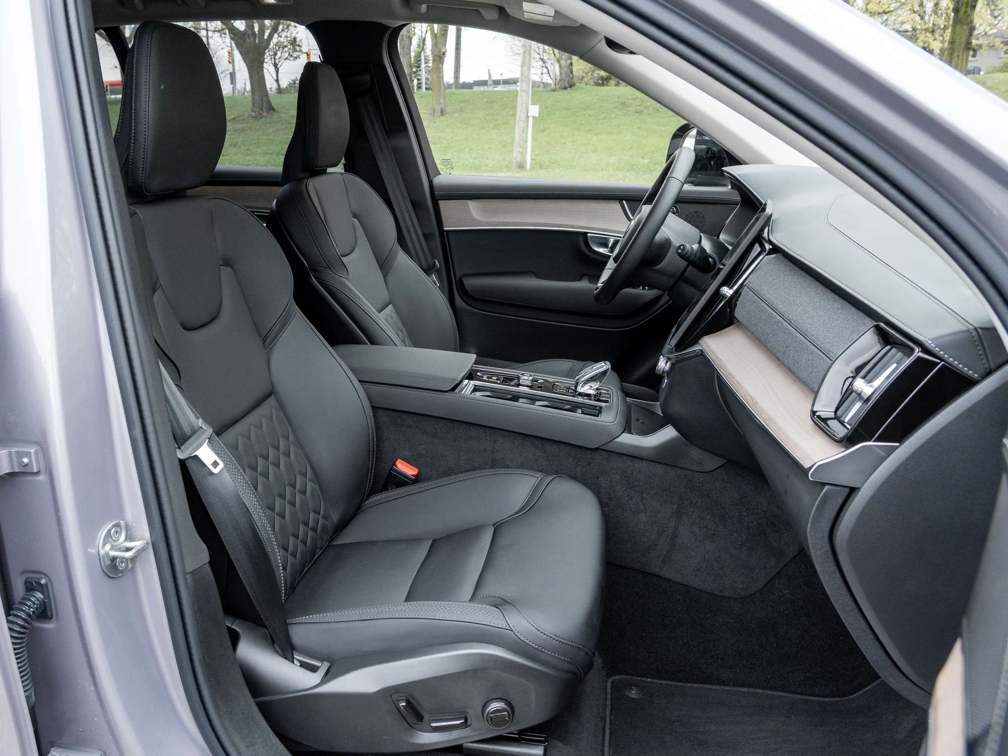 2026 Volvo XC90 B6 AWD PLUS Dark Theme |SUPER LOW MILEAGE thumb 23