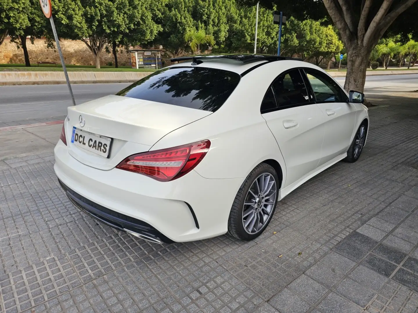 Mercedes-Benz CLA 200 200d 7G-DCT Weiß - 2