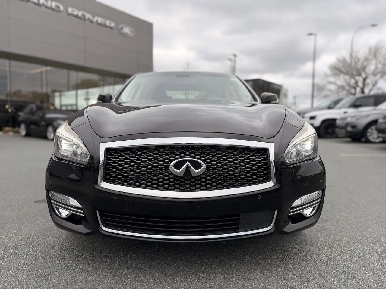 Infiniti Q70 снимка Infiniti Q70