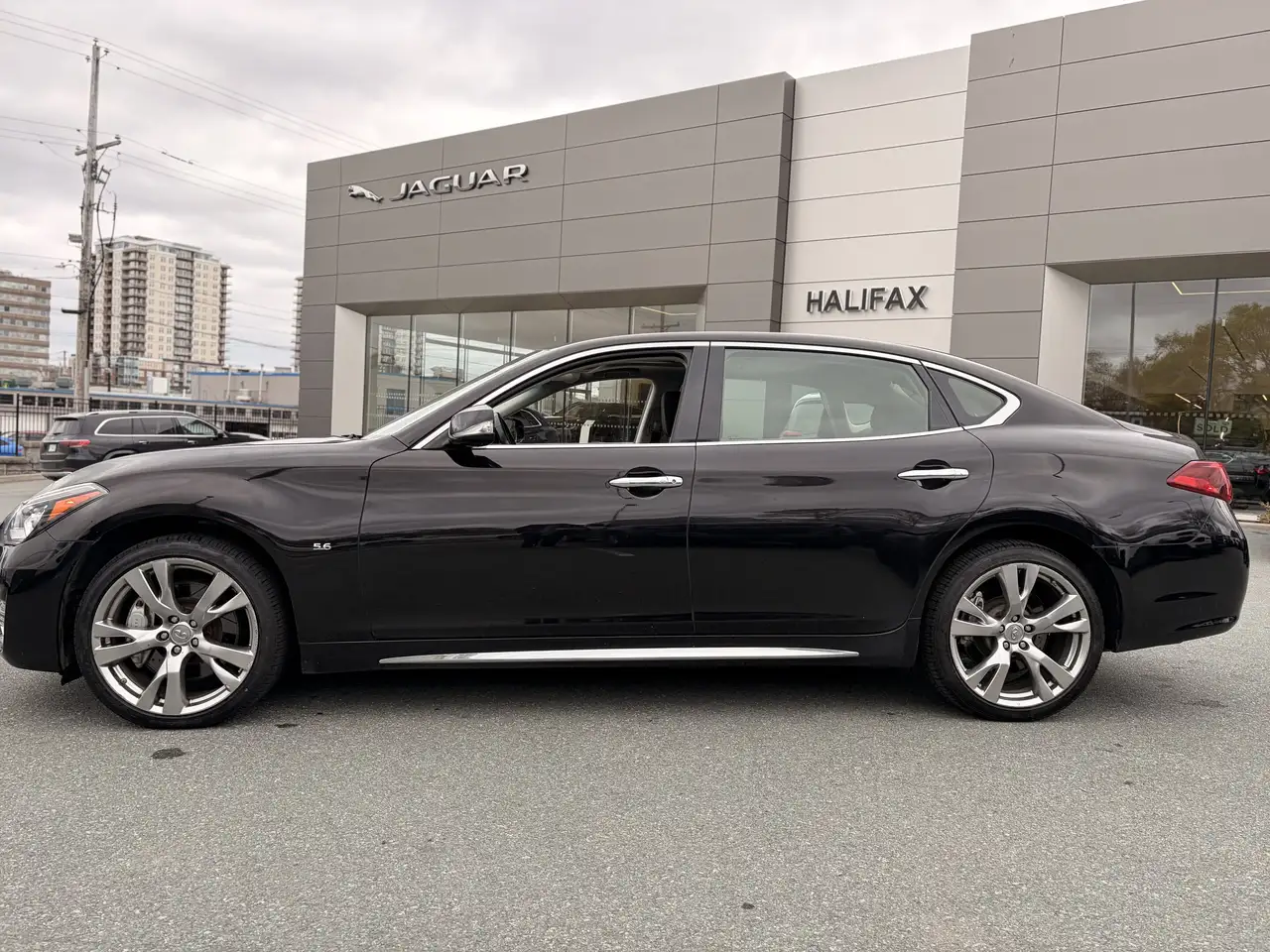 Infiniti Q70 снимка Infiniti Q70