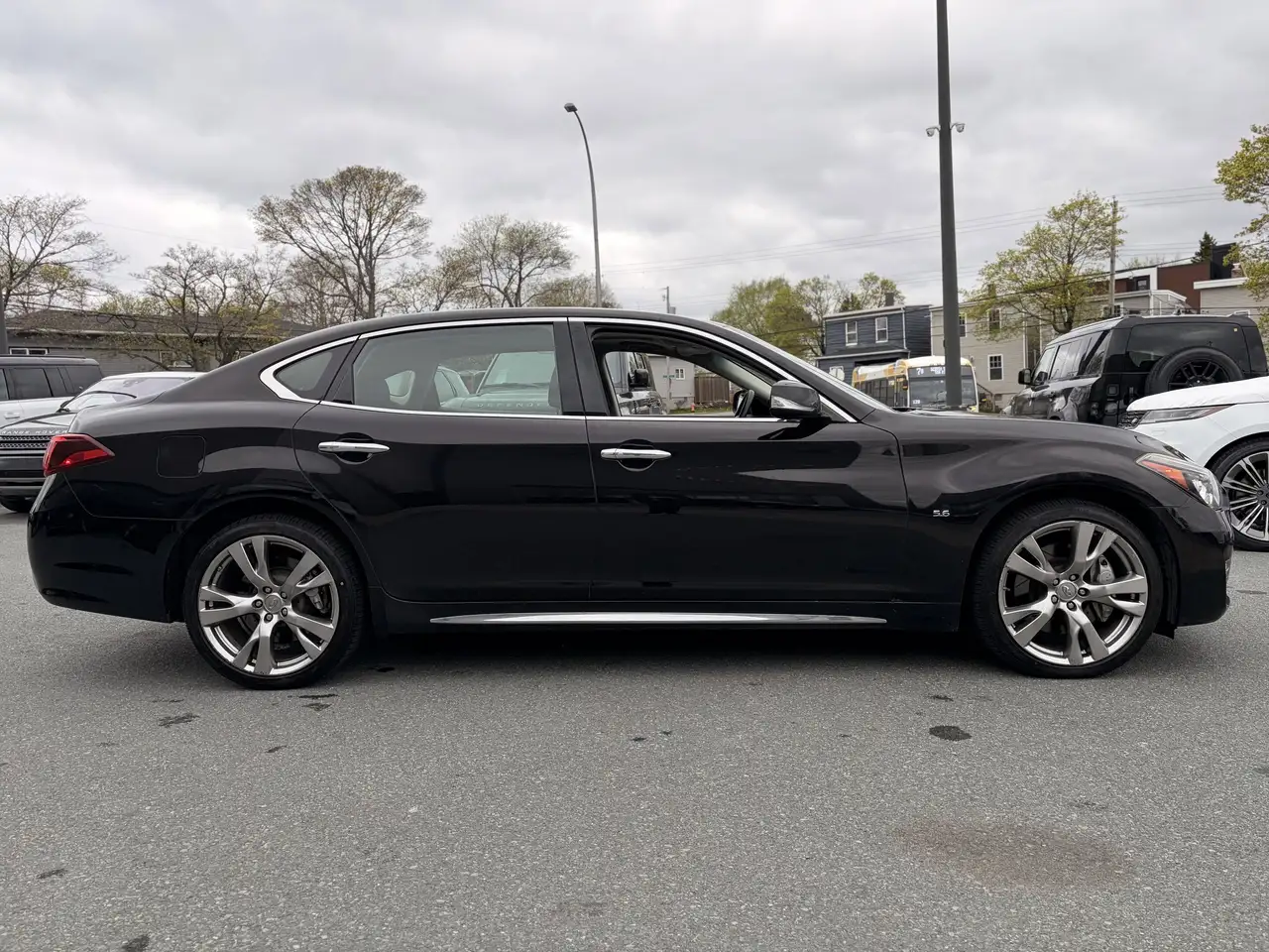 Infiniti Q70 снимка Infiniti Q70