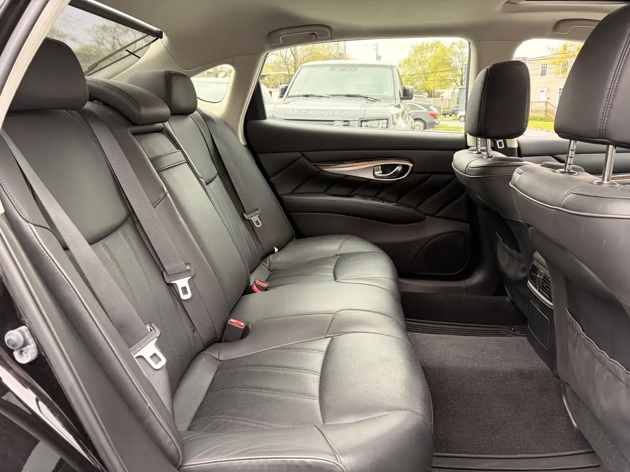 Infiniti Q70 снимка Infiniti Q70