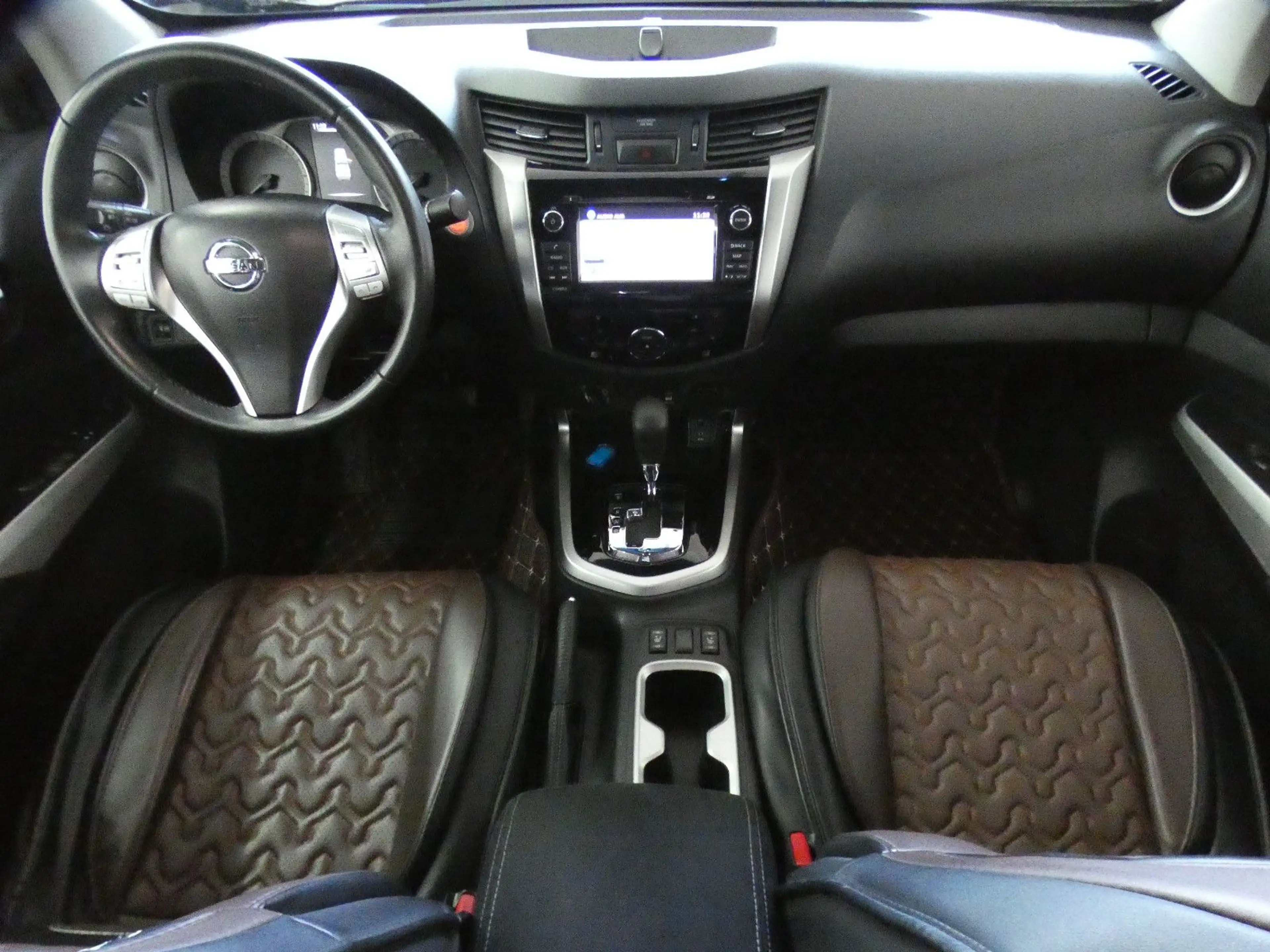 Nissan Navara NP300 N-Connecta Double Cab 4x4*AHK*HAGEL — photo 12