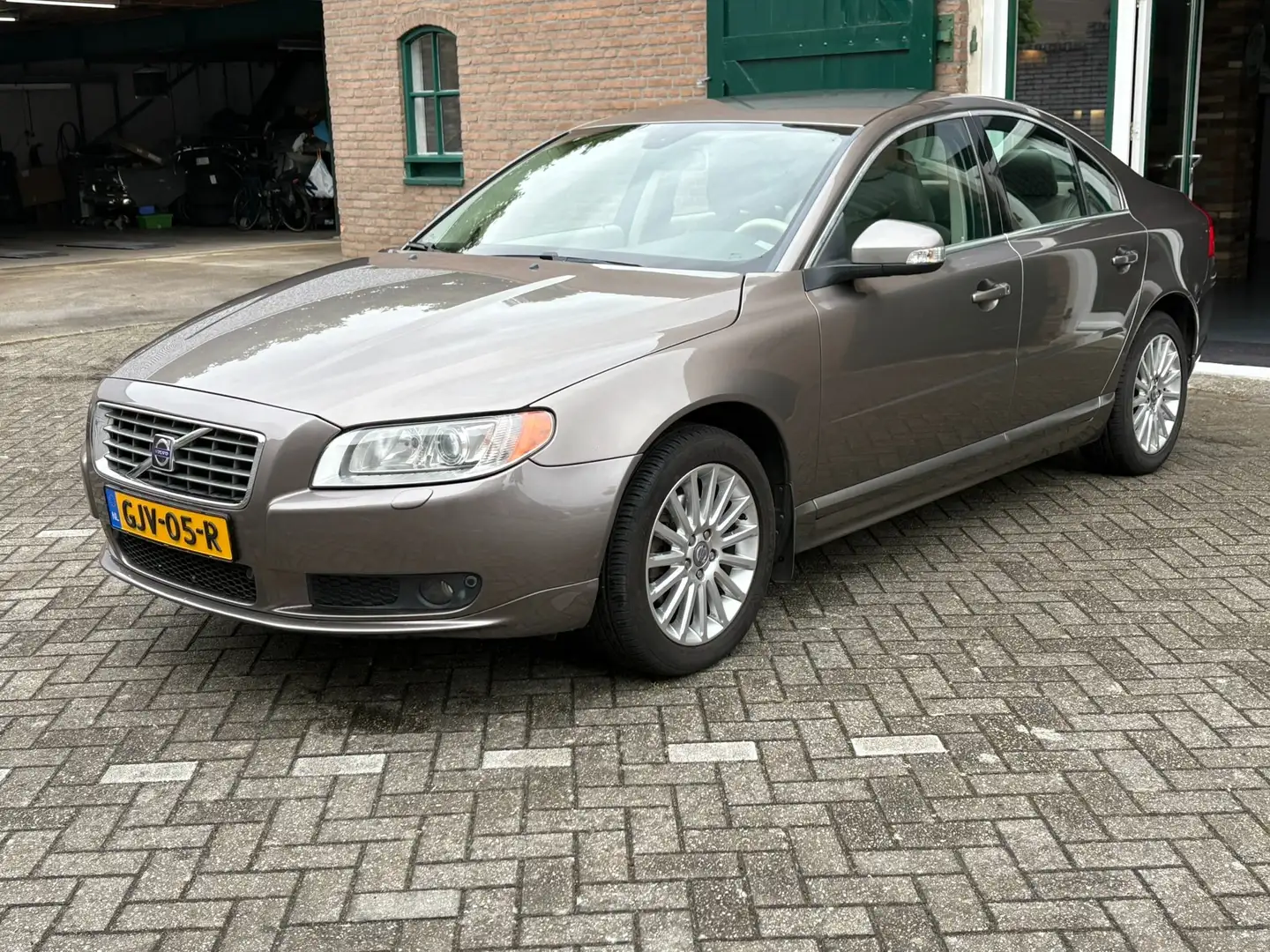 Volvo S80 2.5 T Kinetic Bronce - 1