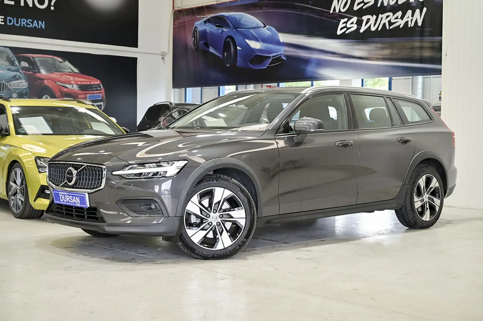 Volvo V60 B4 Essential Aut. - 1
