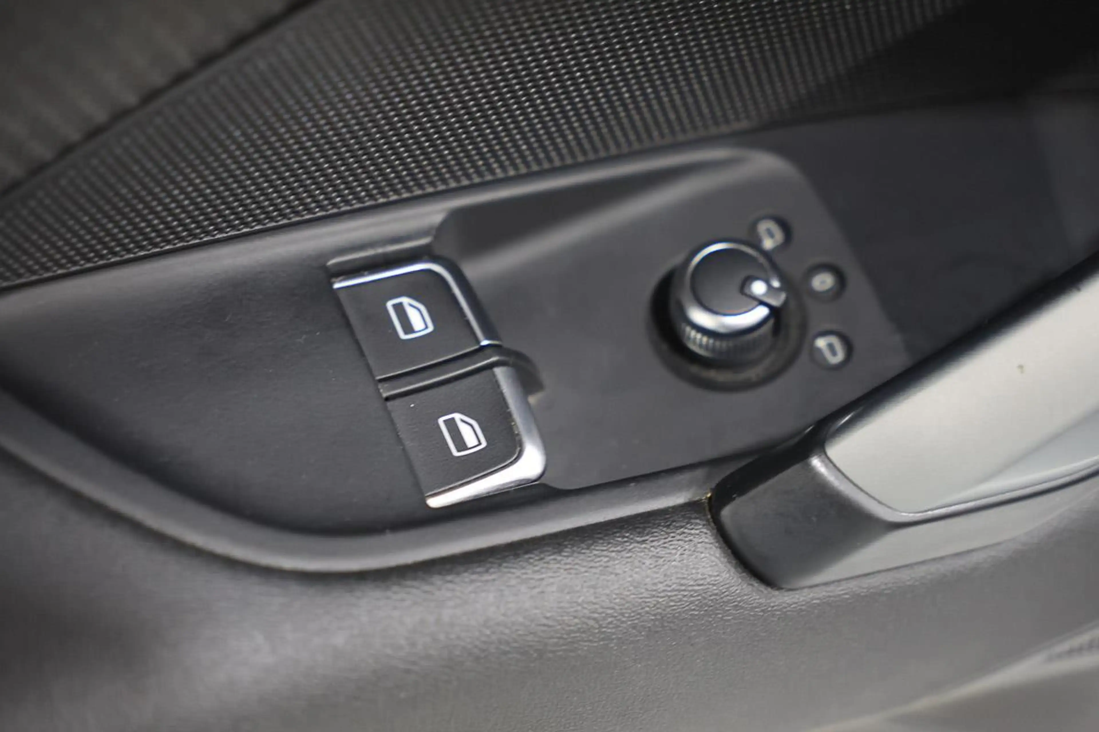 Audi TT ROADTSER - 1.8 TFSI 180 17 - XENON - CLIM - RADAR — photo 15