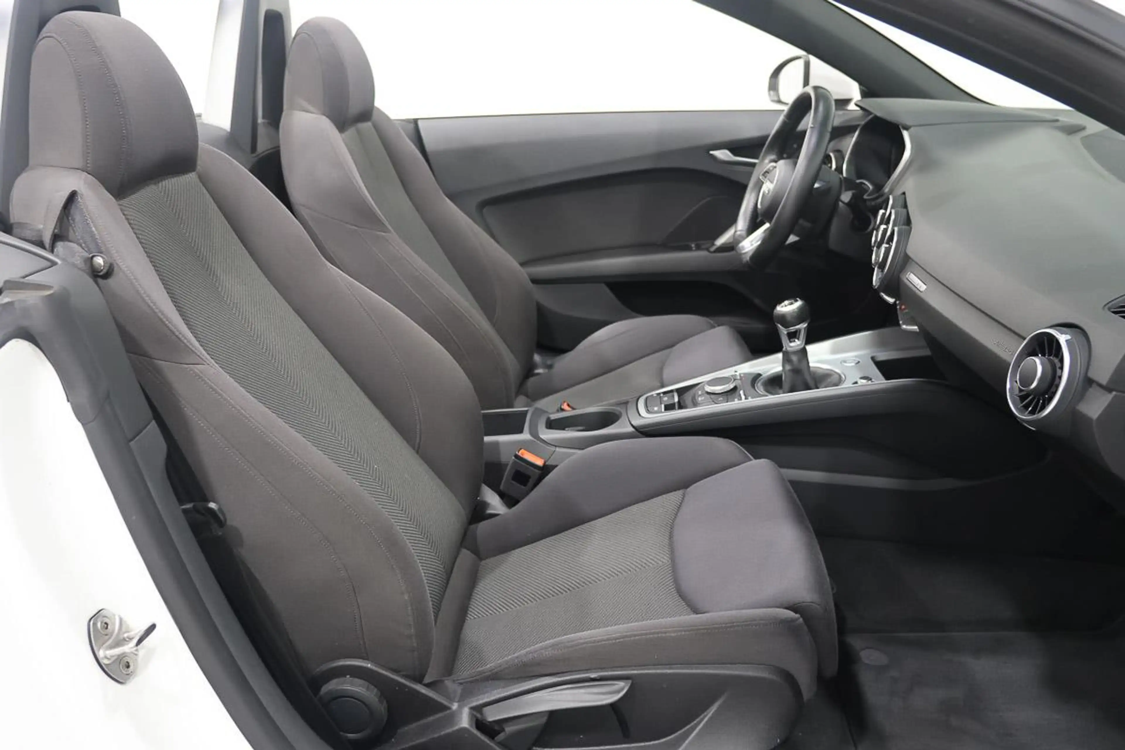 Audi TT ROADTSER - 1.8 TFSI 180 17 - XENON - CLIM - RADAR — photo 8
