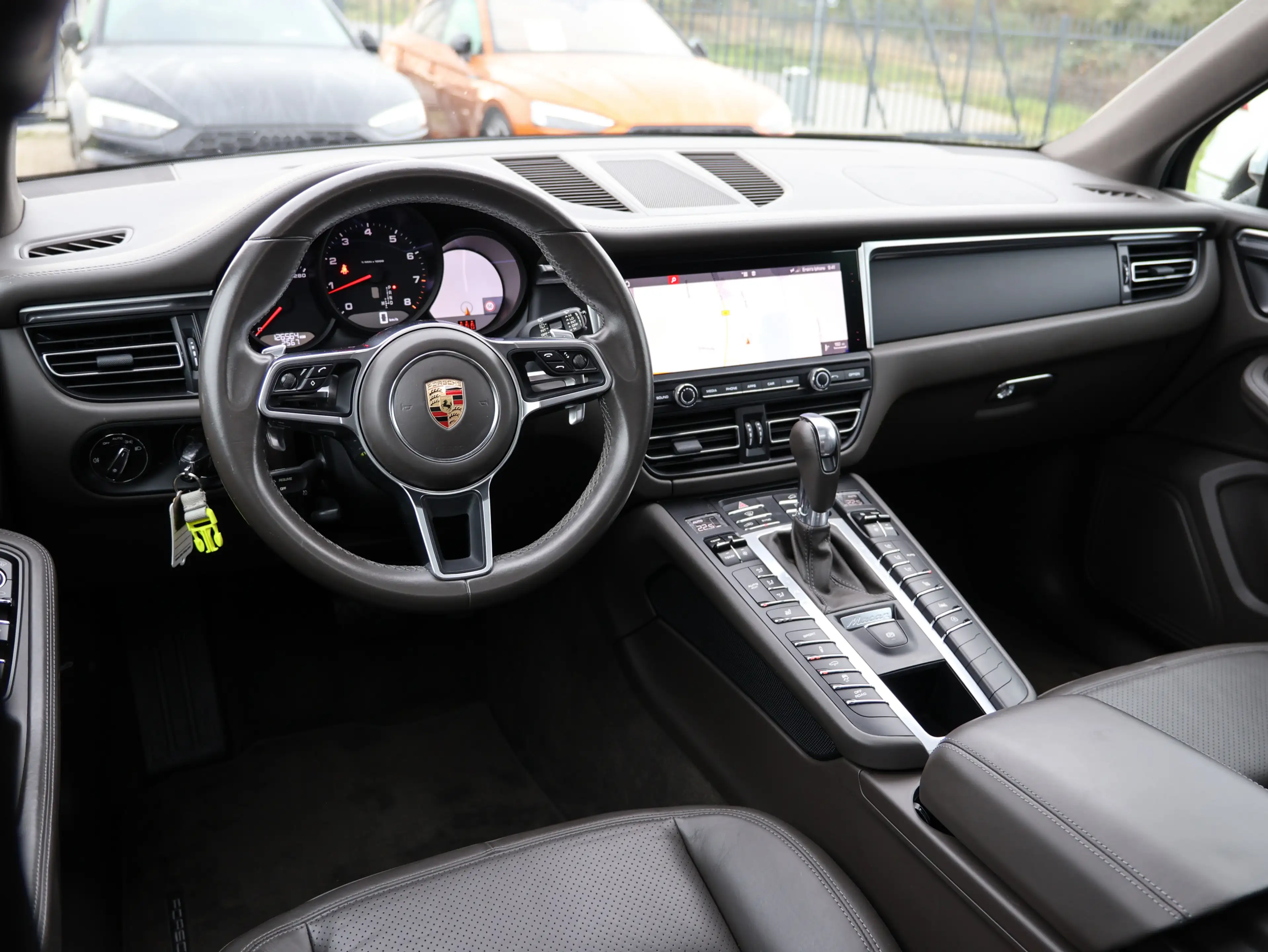 Porsche Macan - PANORAMA   PDLS+   STANDHZG.   20 ZOLL — photo 31