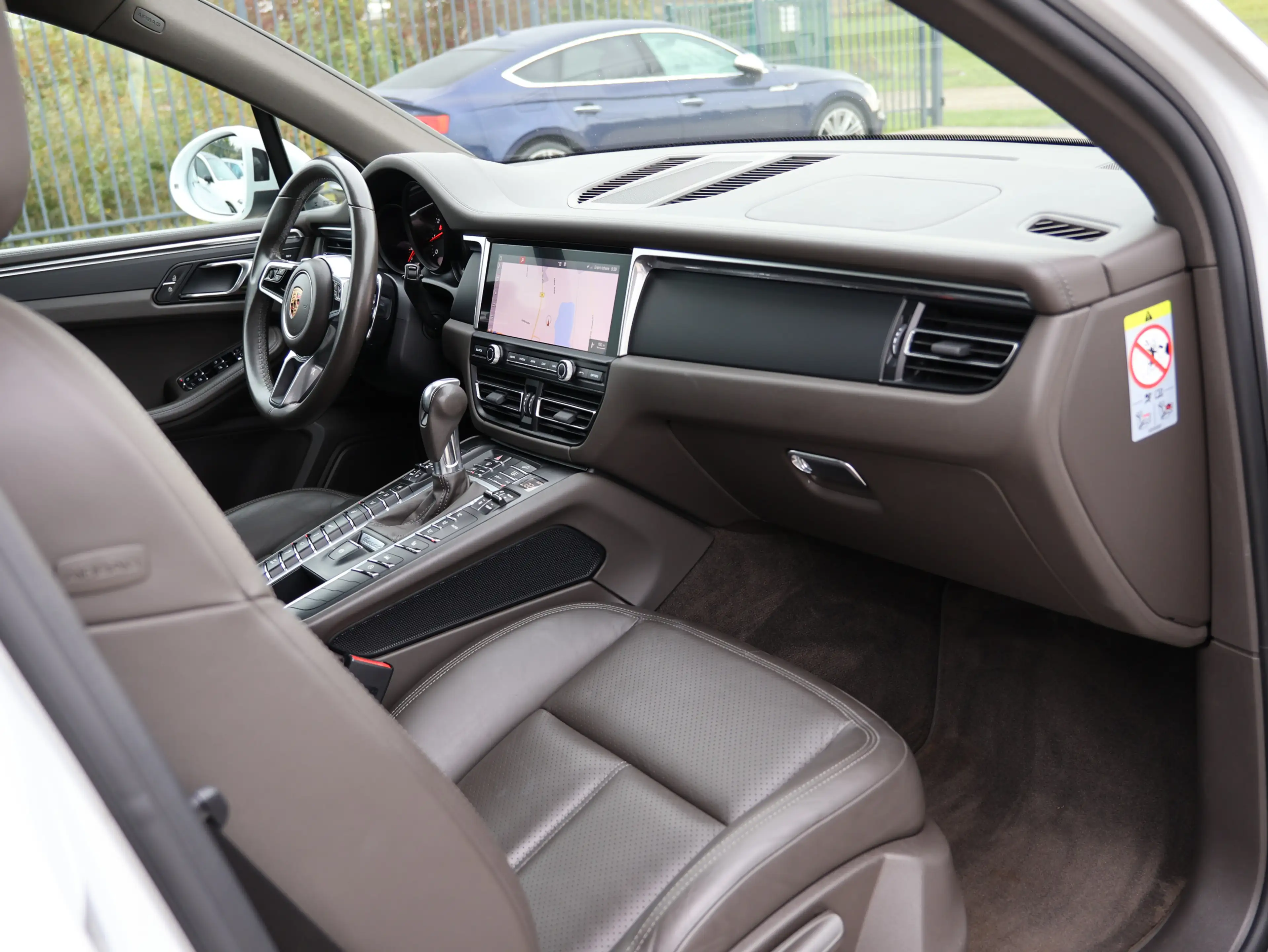 Porsche Macan - PANORAMA   PDLS+   STANDHZG.   20 ZOLL — photo 28