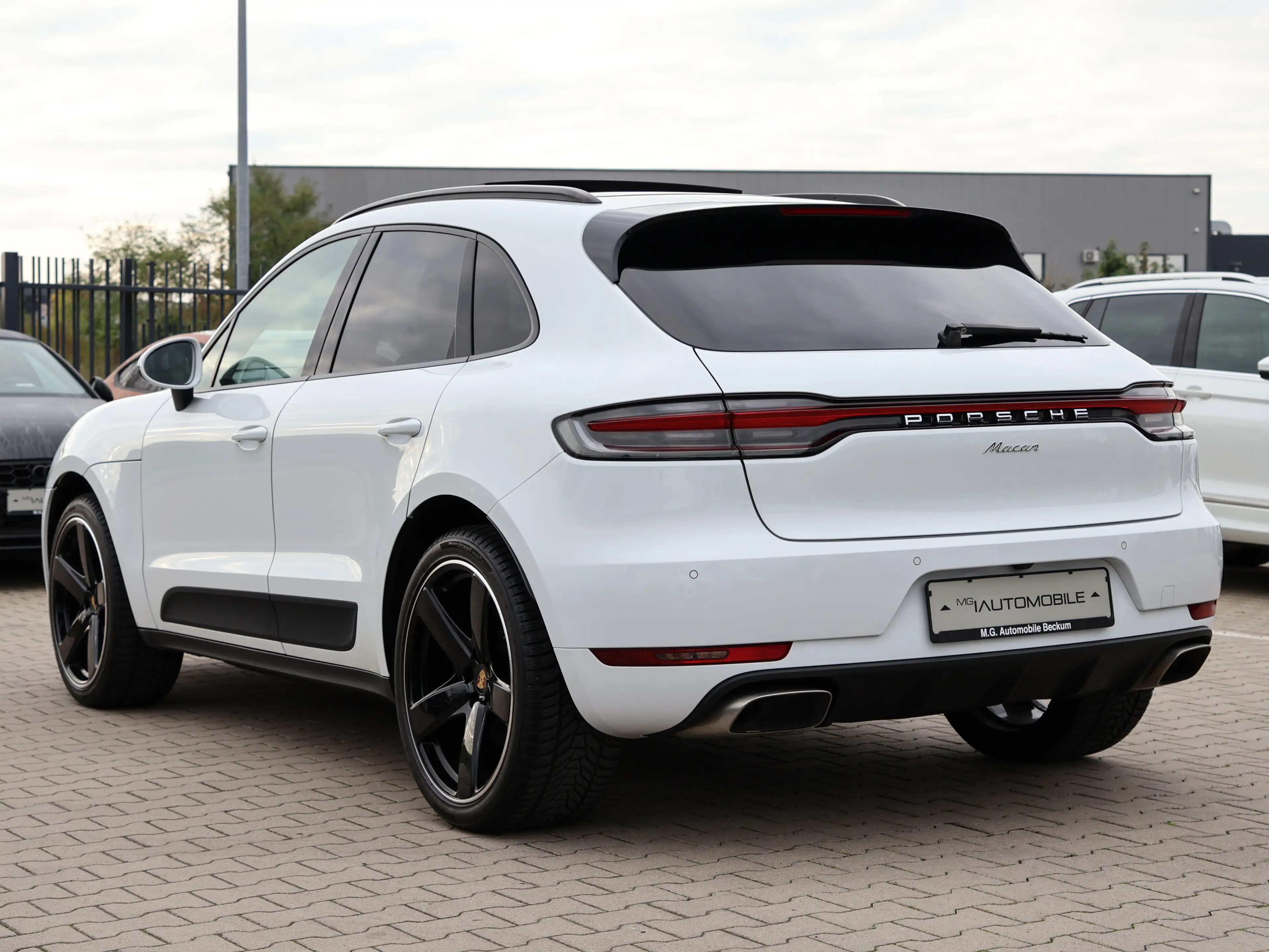 Porsche Macan - PANORAMA   PDLS+   STANDHZG.   20 ZOLL — photo 12