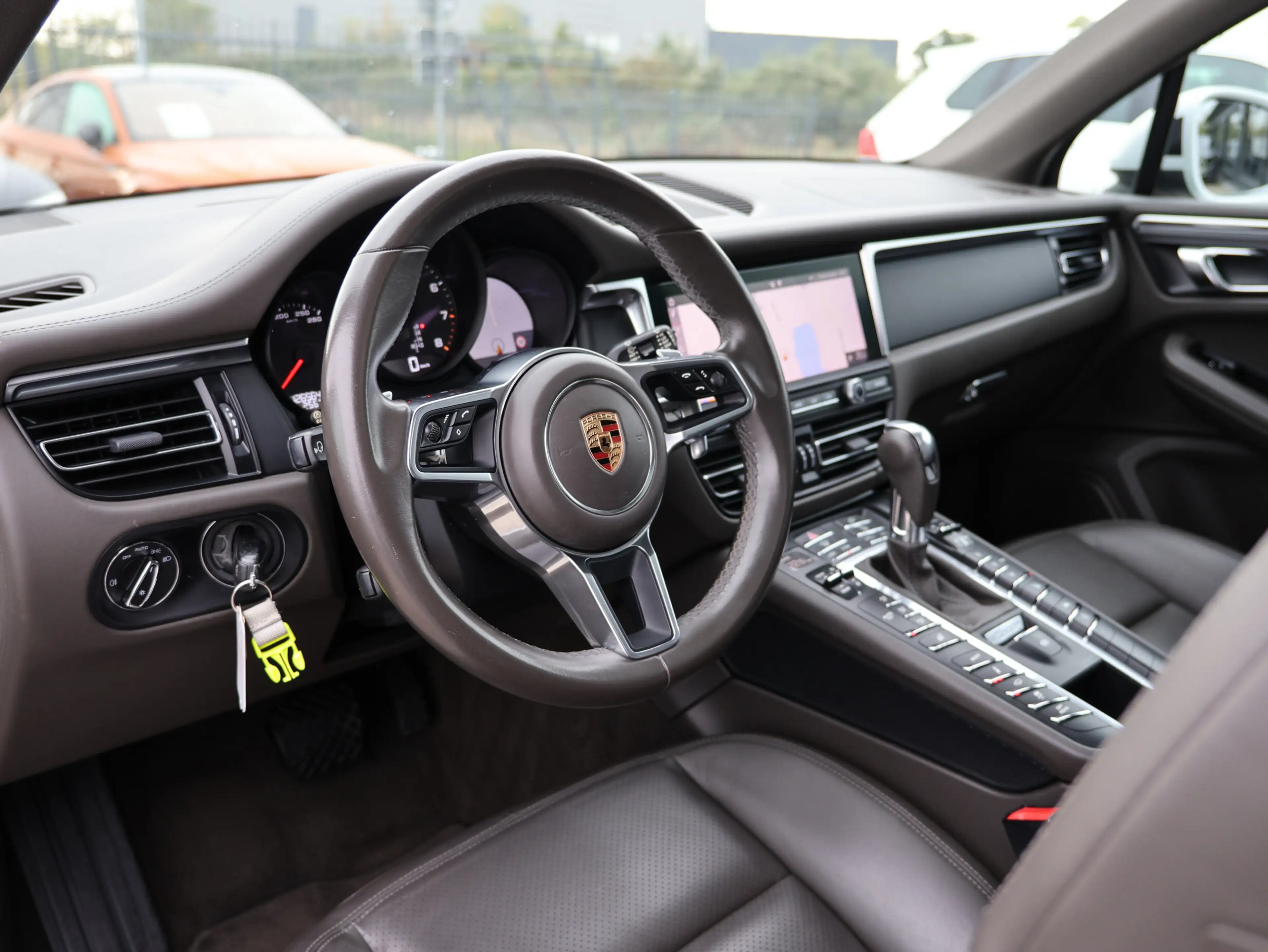Porsche Macan - PANORAMA   PDLS+   STANDHZG.   20 ZOLL — photo 32