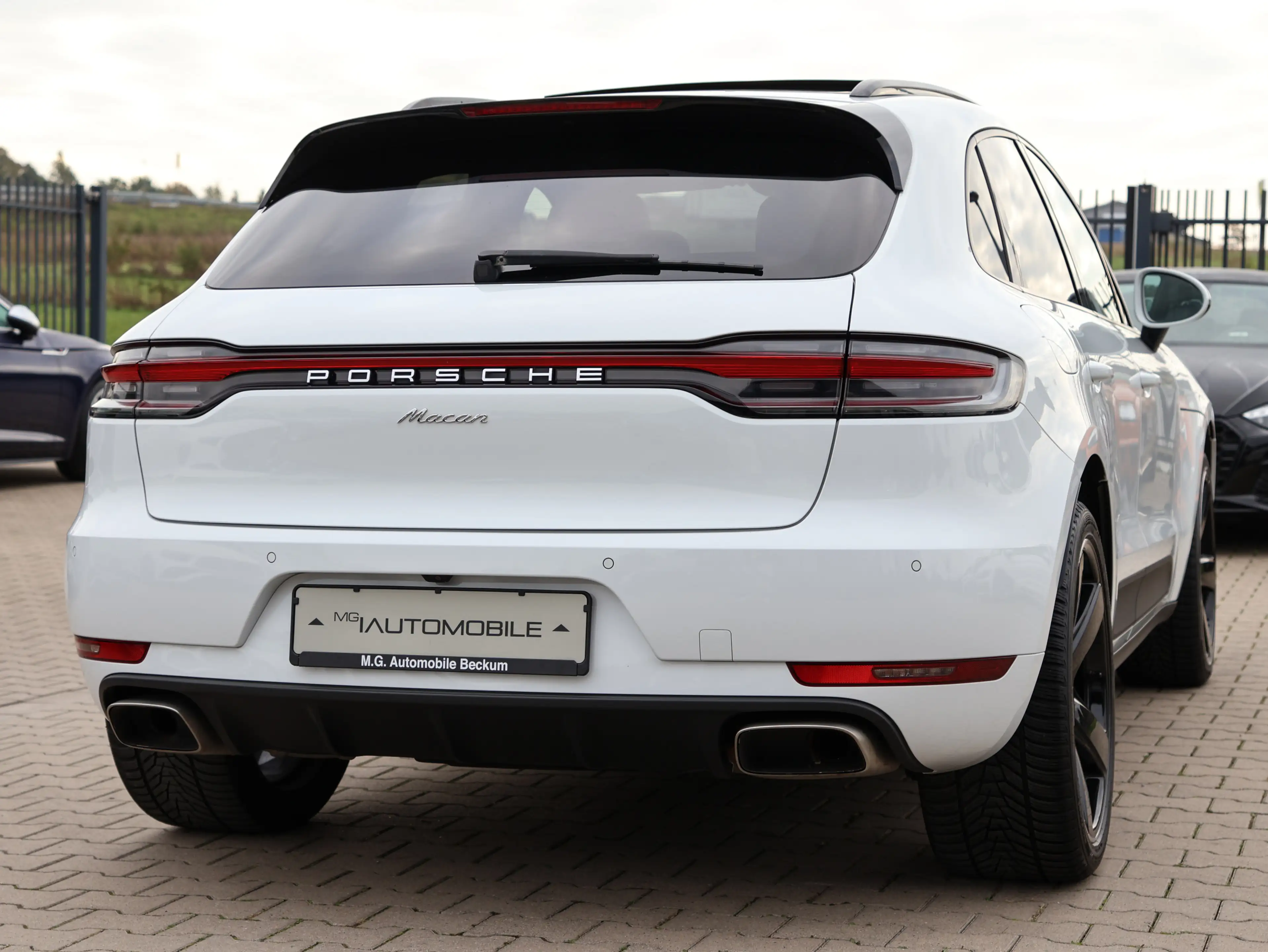 Porsche Macan - PANORAMA   PDLS+   STANDHZG.   20 ZOLL — photo 9