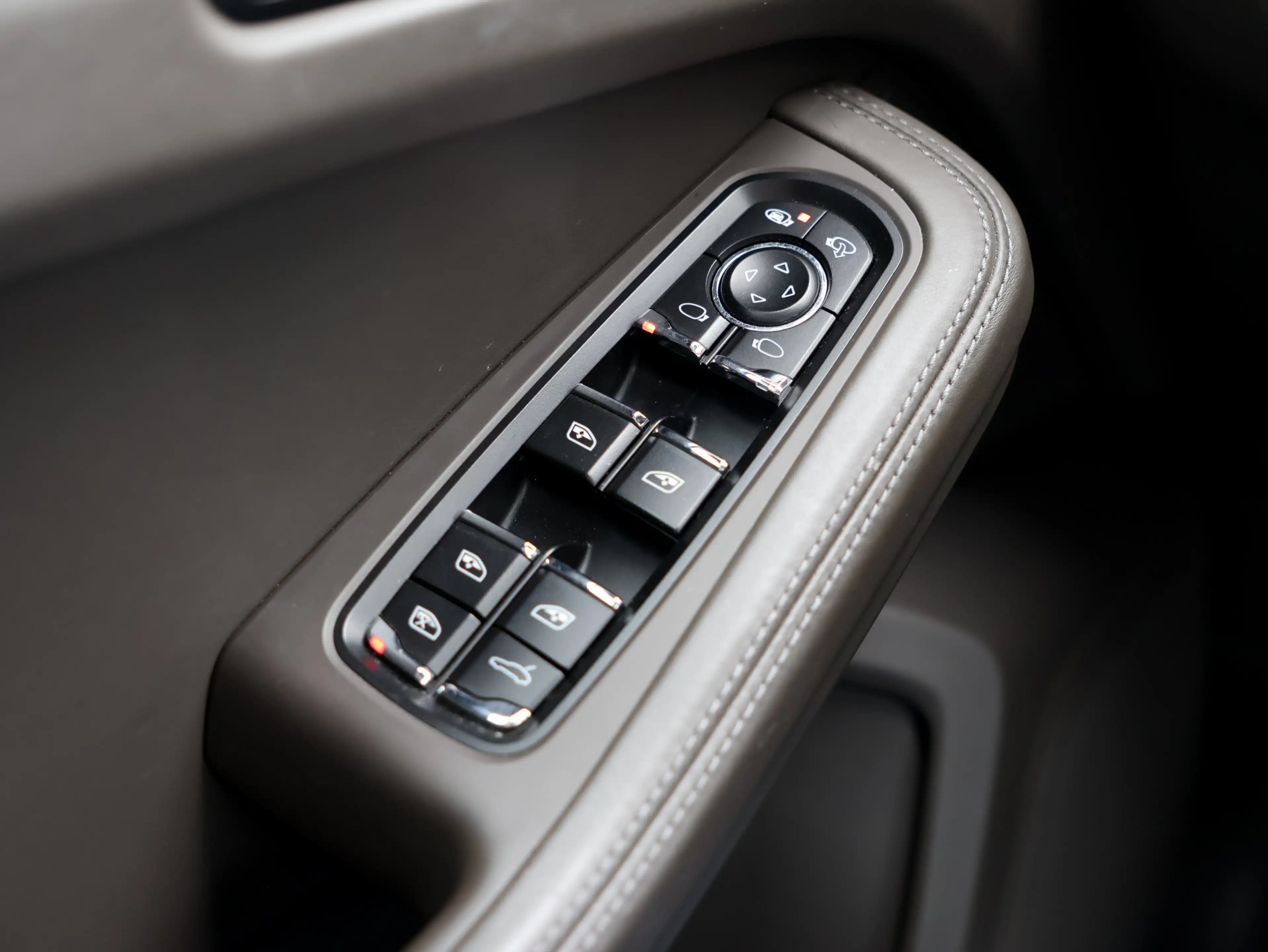Porsche Macan - PANORAMA   PDLS+   STANDHZG.   20 ZOLL — photo 46