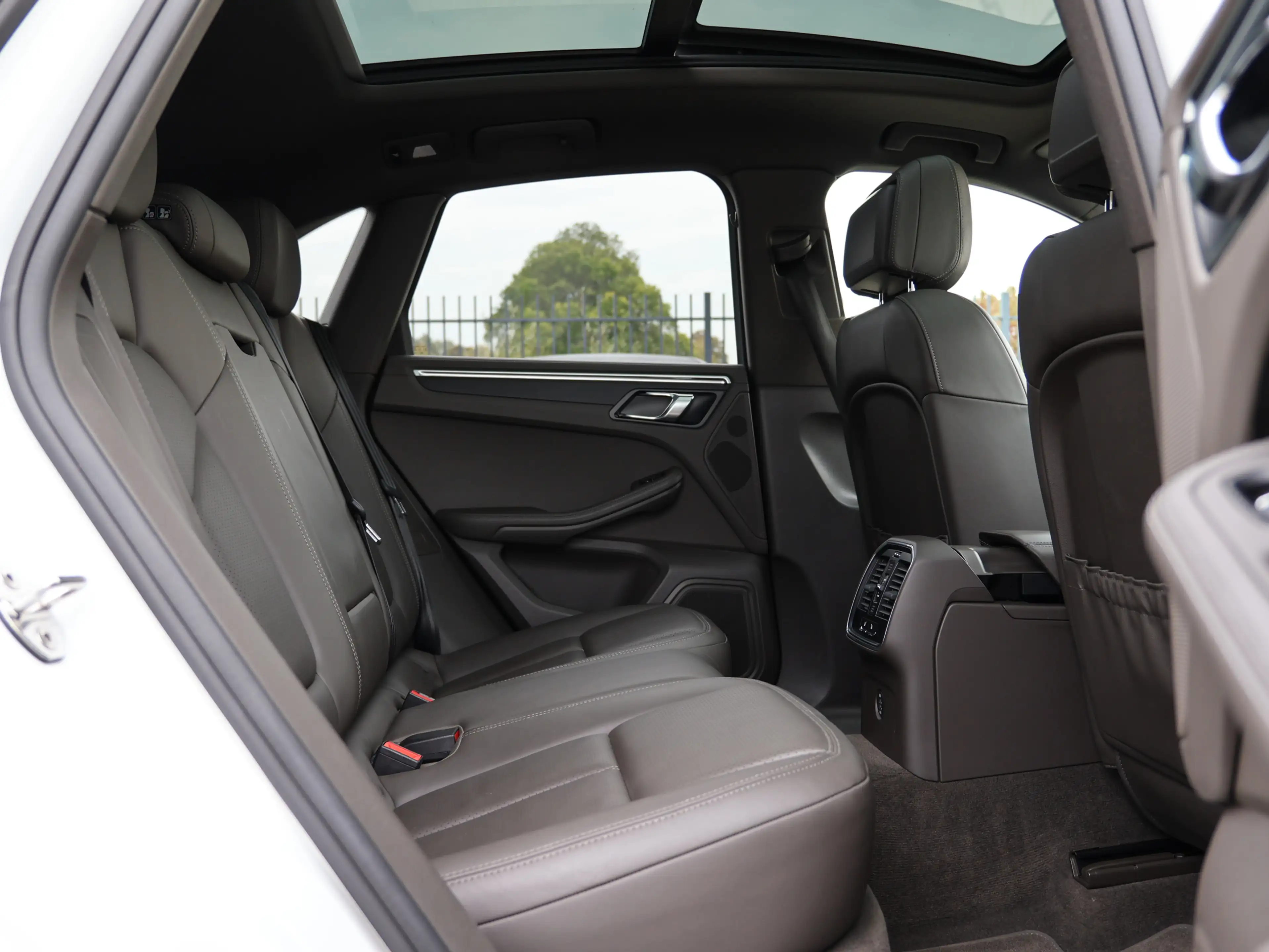 Porsche Macan - PANORAMA   PDLS+   STANDHZG.   20 ZOLL — photo 35