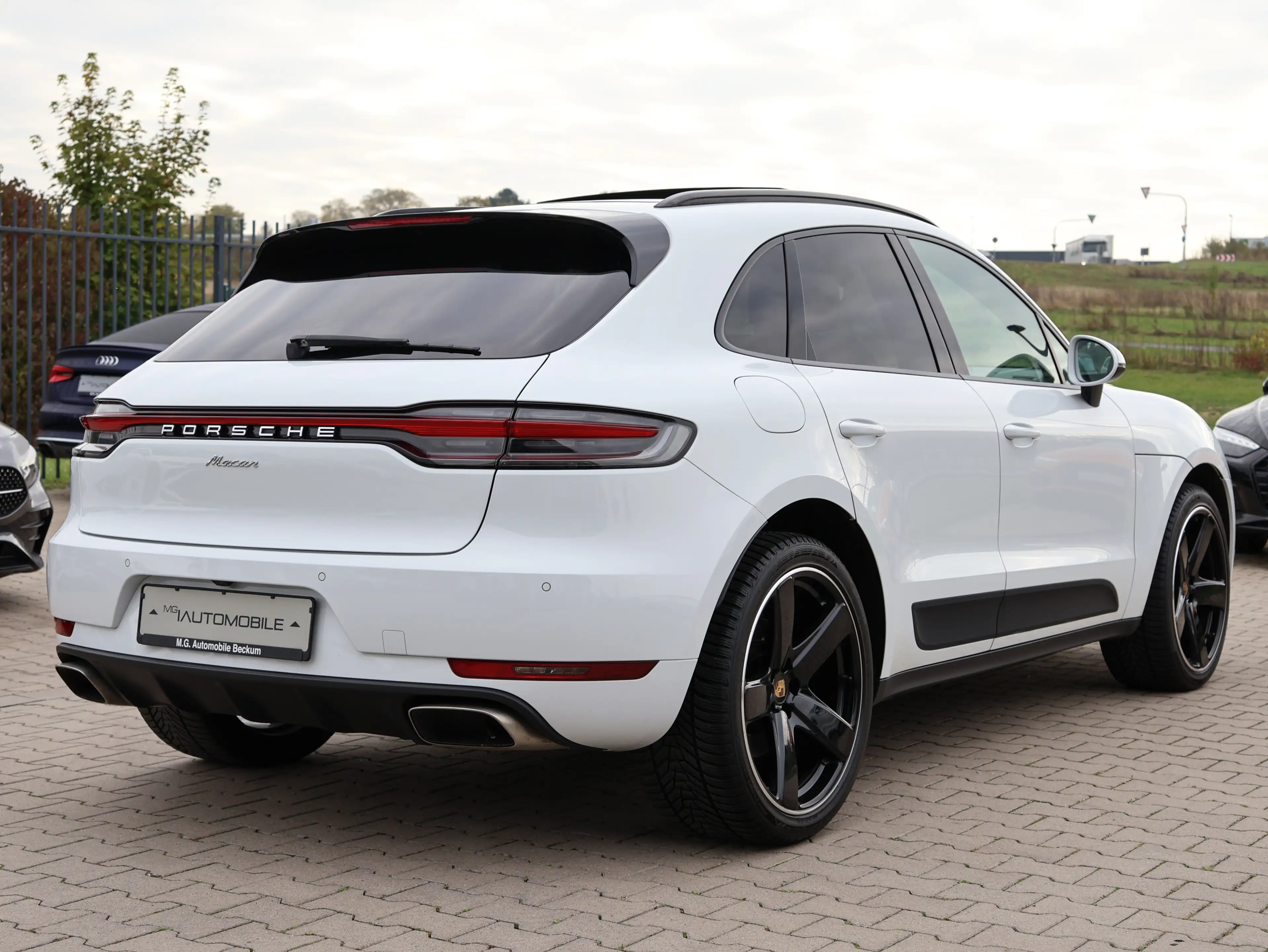Porsche Macan - PANORAMA   PDLS+   STANDHZG.   20 ZOLL — photo 8
