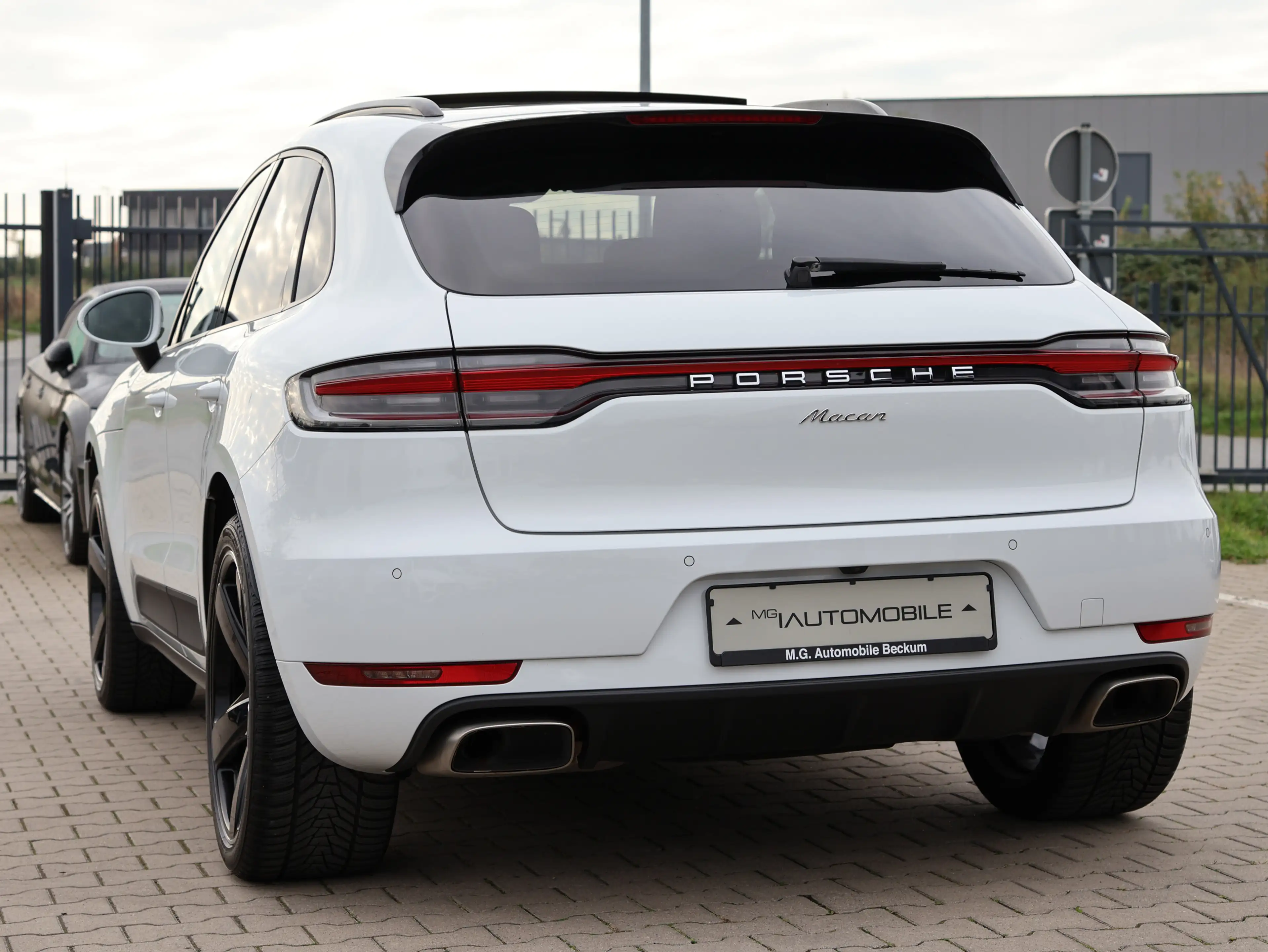 Porsche Macan - PANORAMA   PDLS+   STANDHZG.   20 ZOLL — photo 11