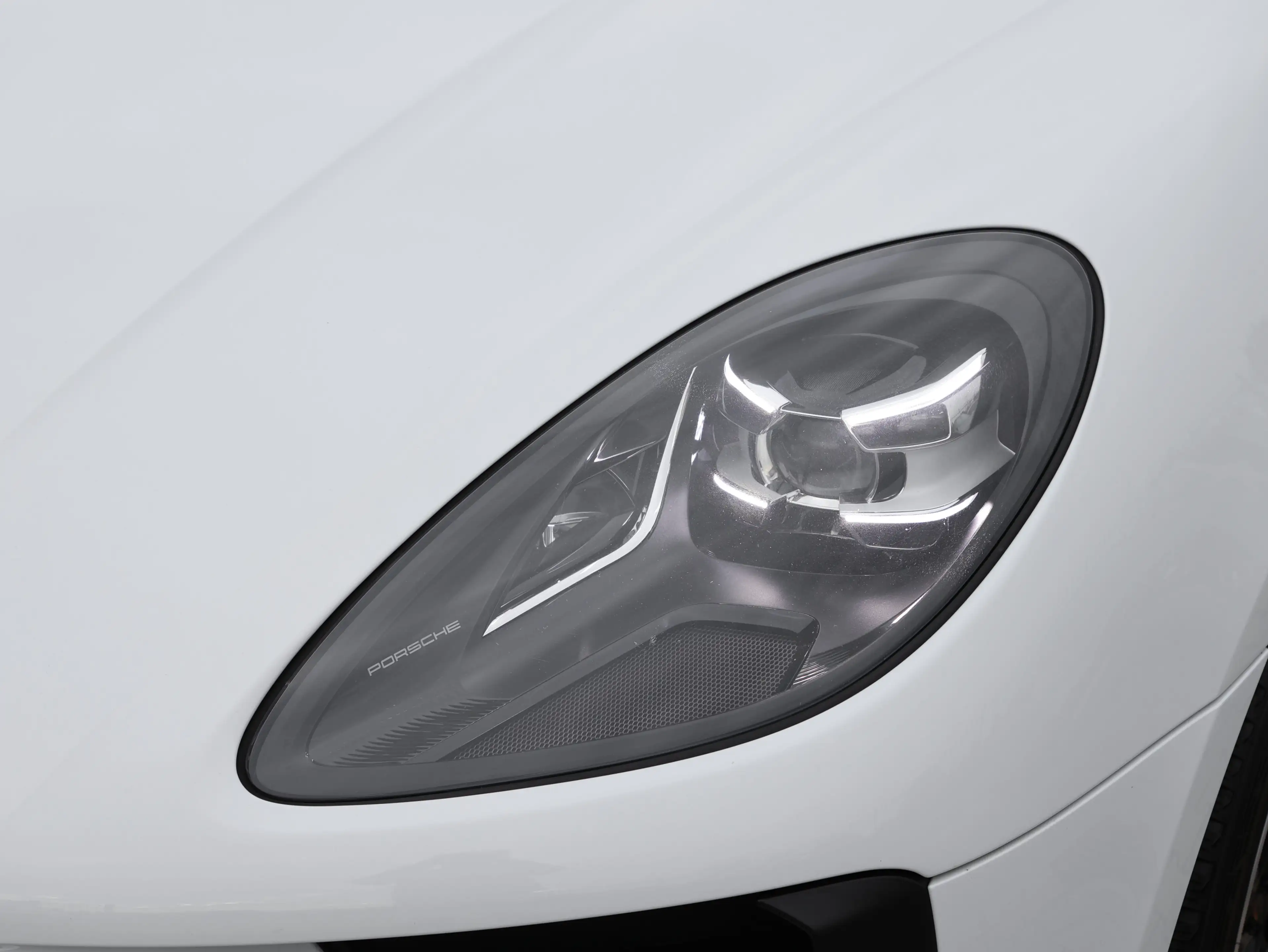 Porsche Macan - PANORAMA   PDLS+   STANDHZG.   20 ZOLL — photo 23