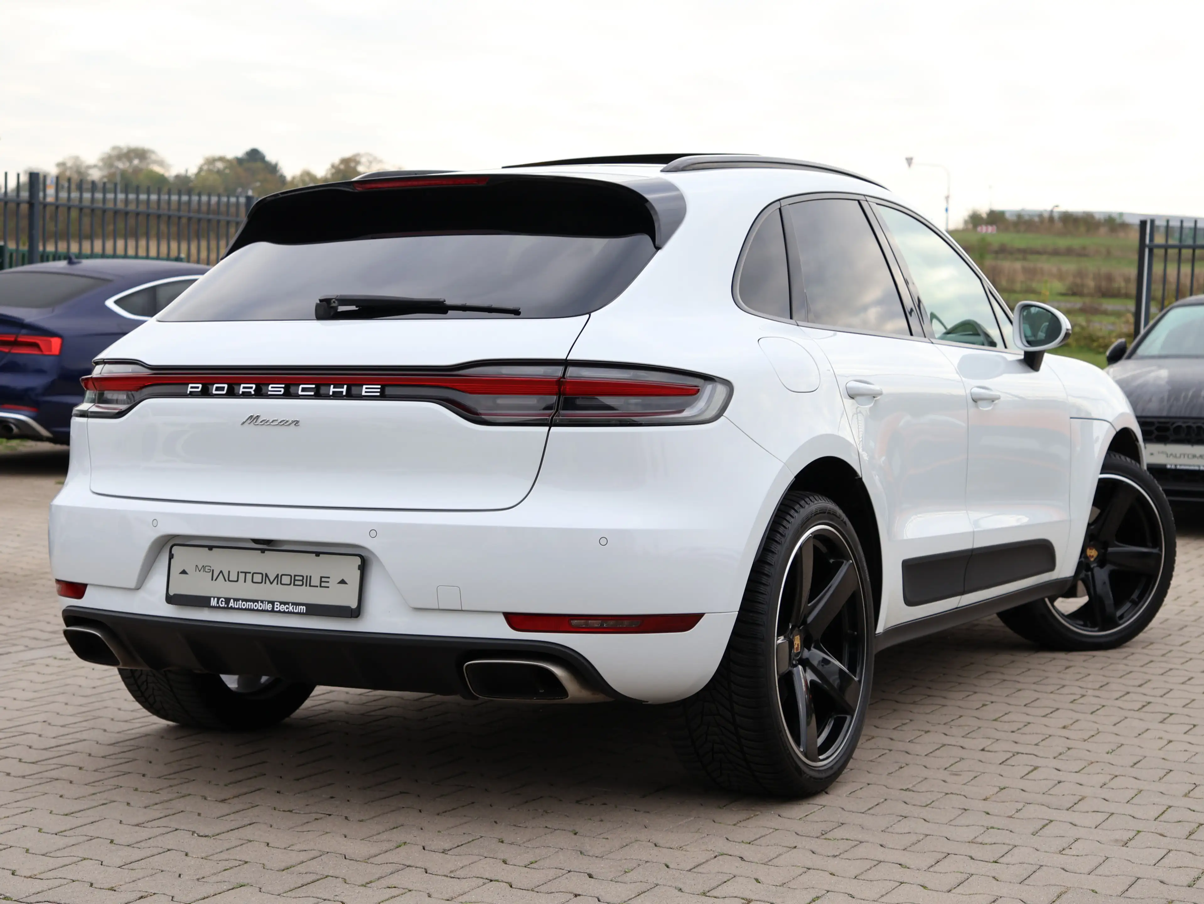 Porsche Macan - PANORAMA   PDLS+   STANDHZG.   20 ZOLL — photo 16