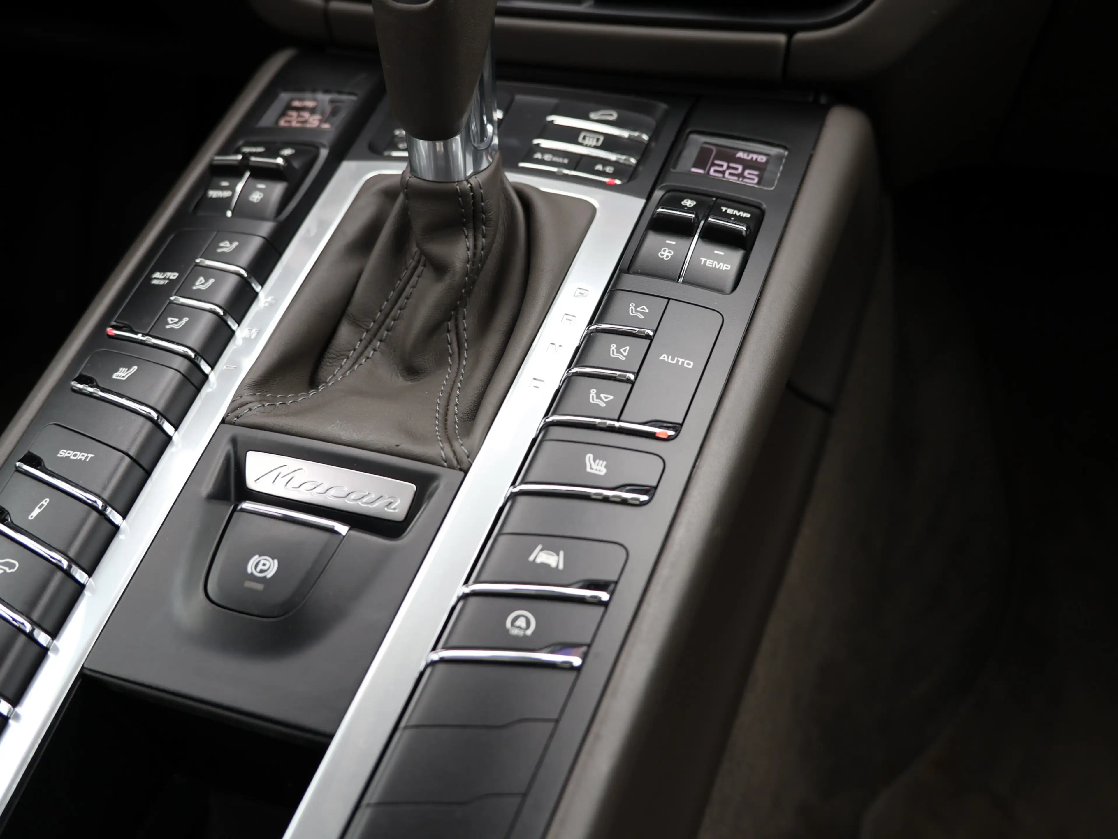 Porsche Macan - PANORAMA   PDLS+   STANDHZG.   20 ZOLL — photo 40