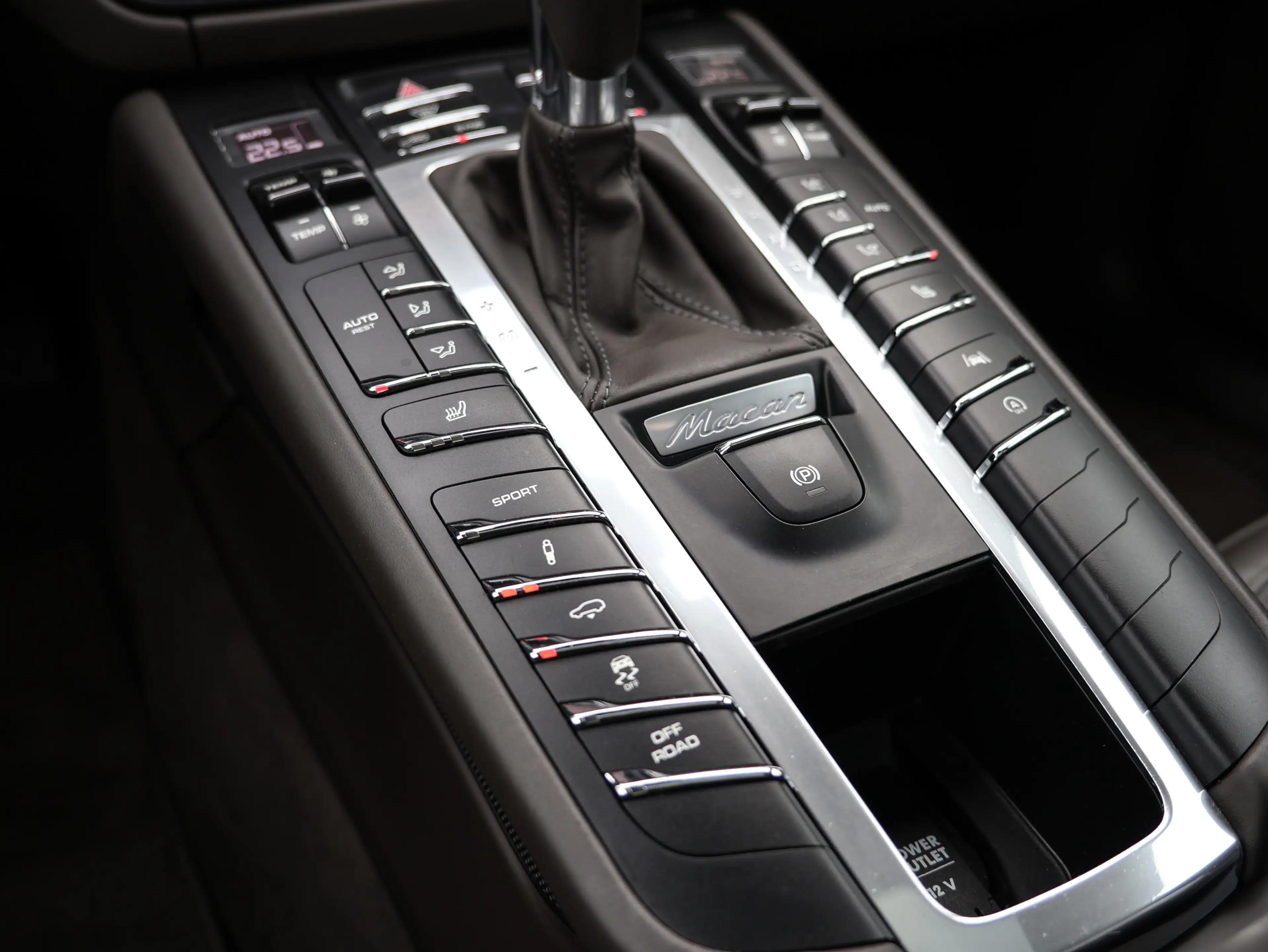 Porsche Macan - PANORAMA   PDLS+   STANDHZG.   20 ZOLL — photo 39