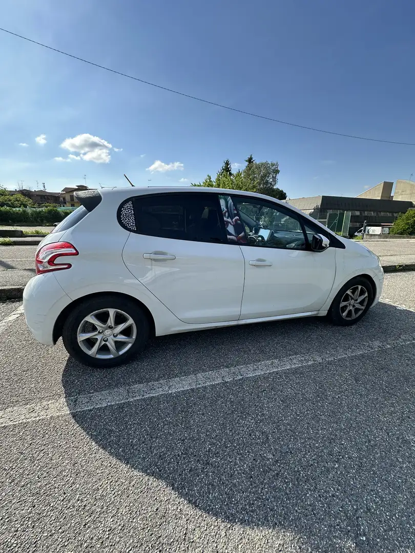 Peugeot 208 - 2