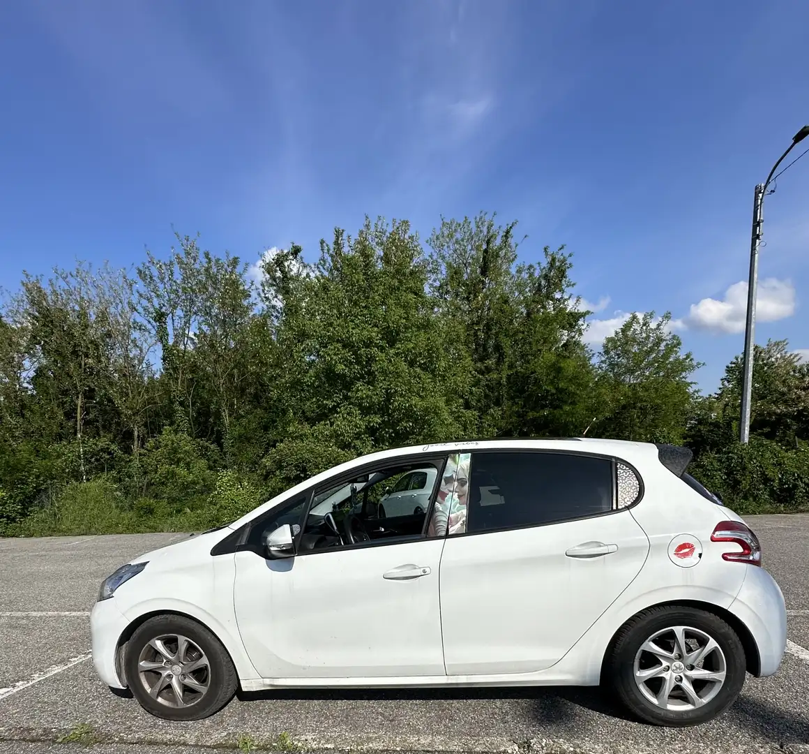 Peugeot 208 - 1
