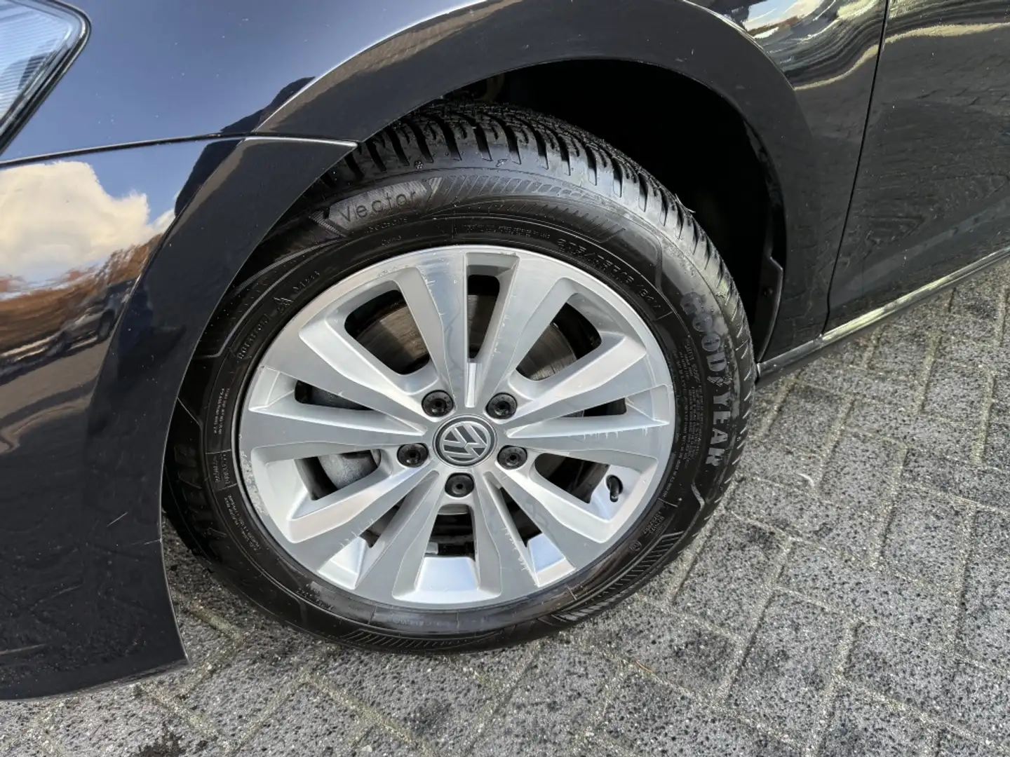 Volkswagen Golf Variant 1.0 TSI Comfortline Zwart - 2