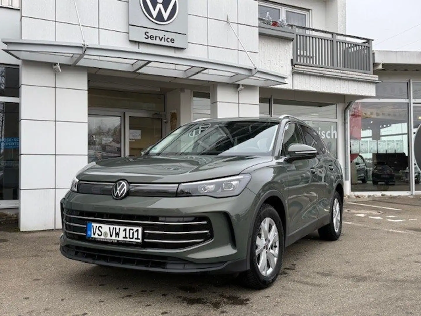 Volkswagen Tiguan 1.5 eTSI 150 PS Elegance DSG Grün - 1