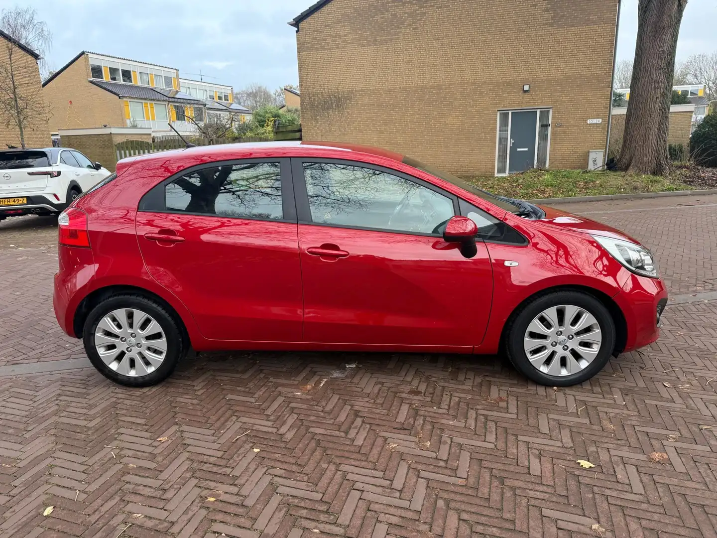 Kia Rio 1.2 CVVT Plus Pack Rouge - 2