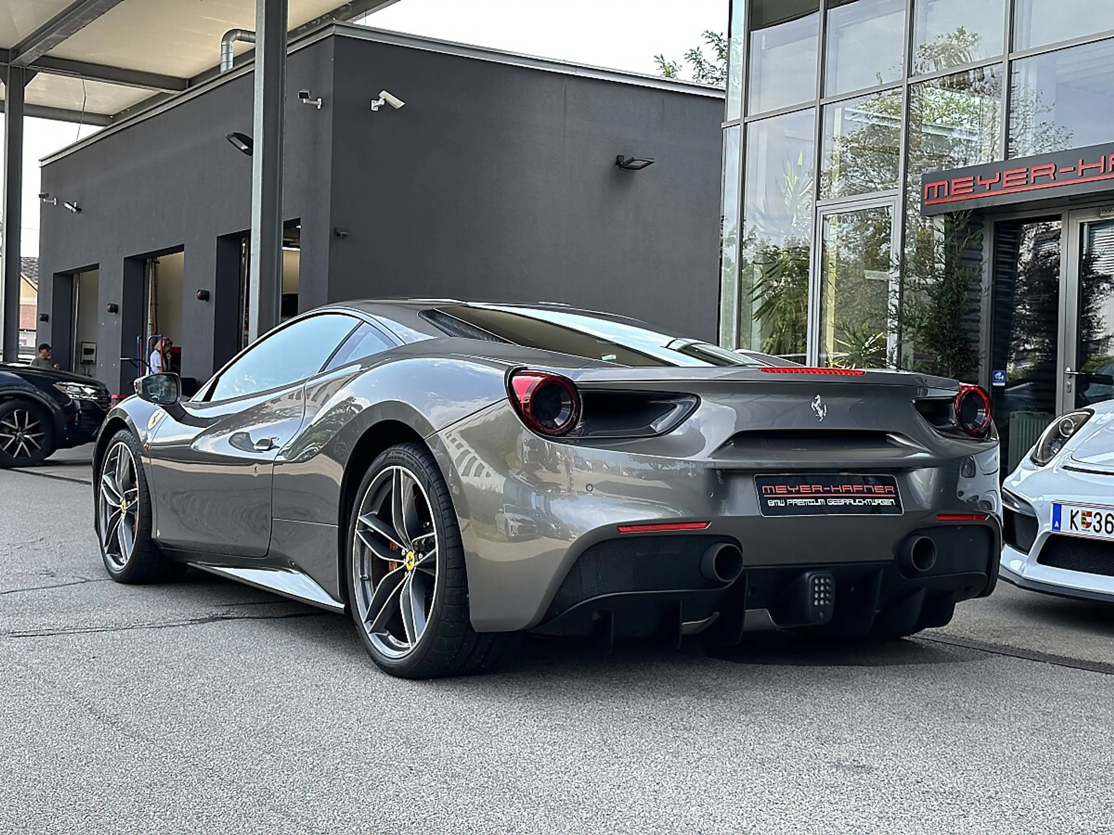 Ferrari 488 GTB — photo 13