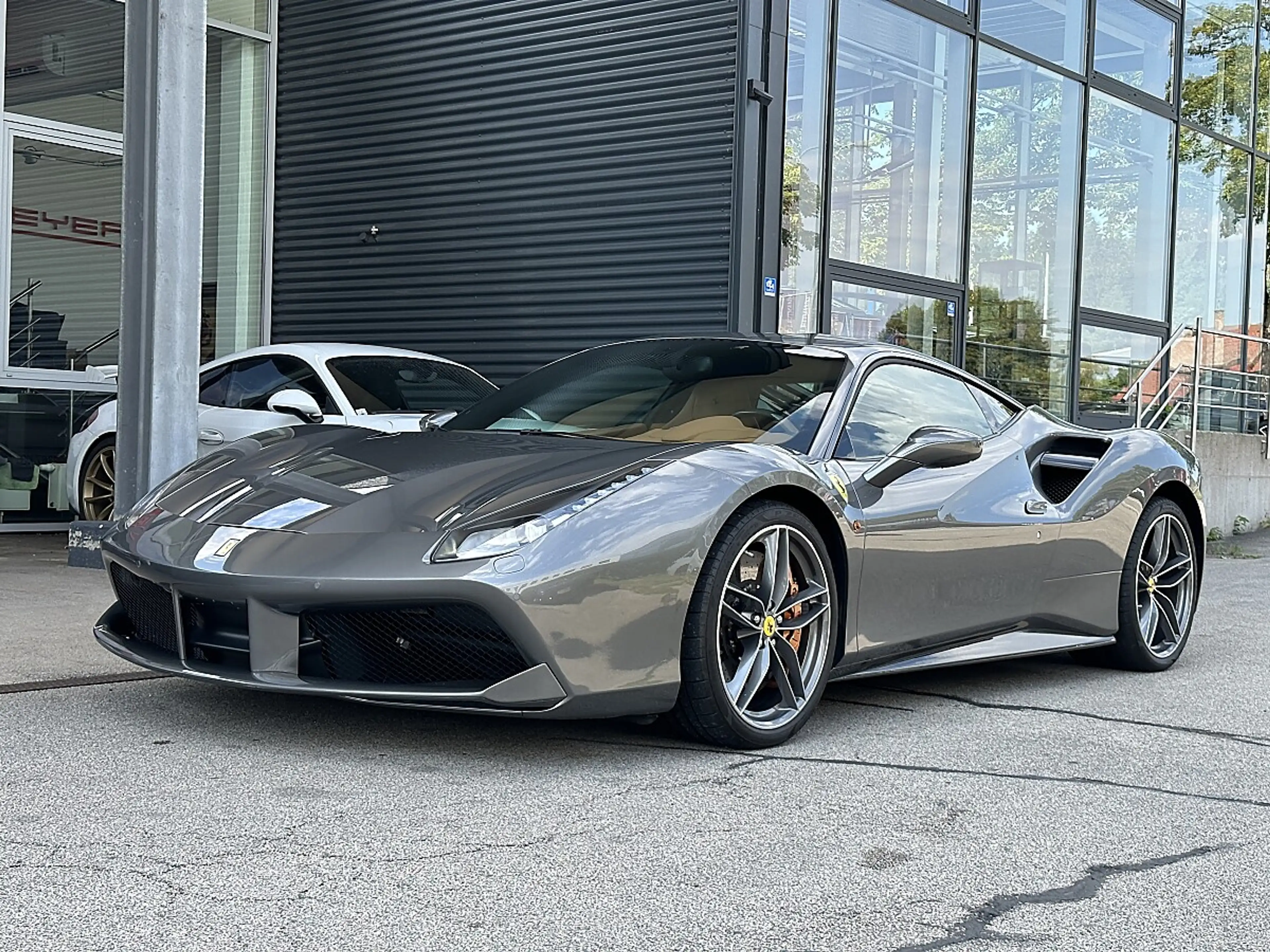 Ferrari 488 GTB — photo 2