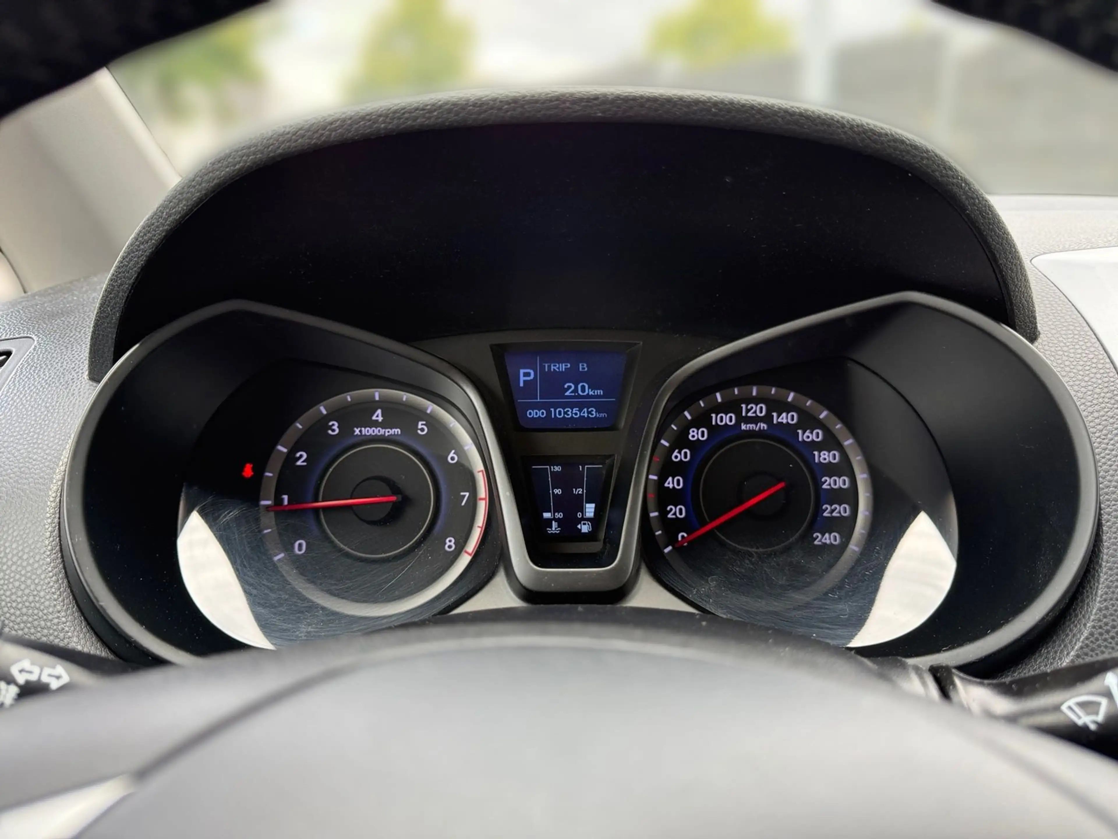 Hyundai iX20 1.6 Automatik Sitzheizung AHK PDC Bluetooth — photo 11