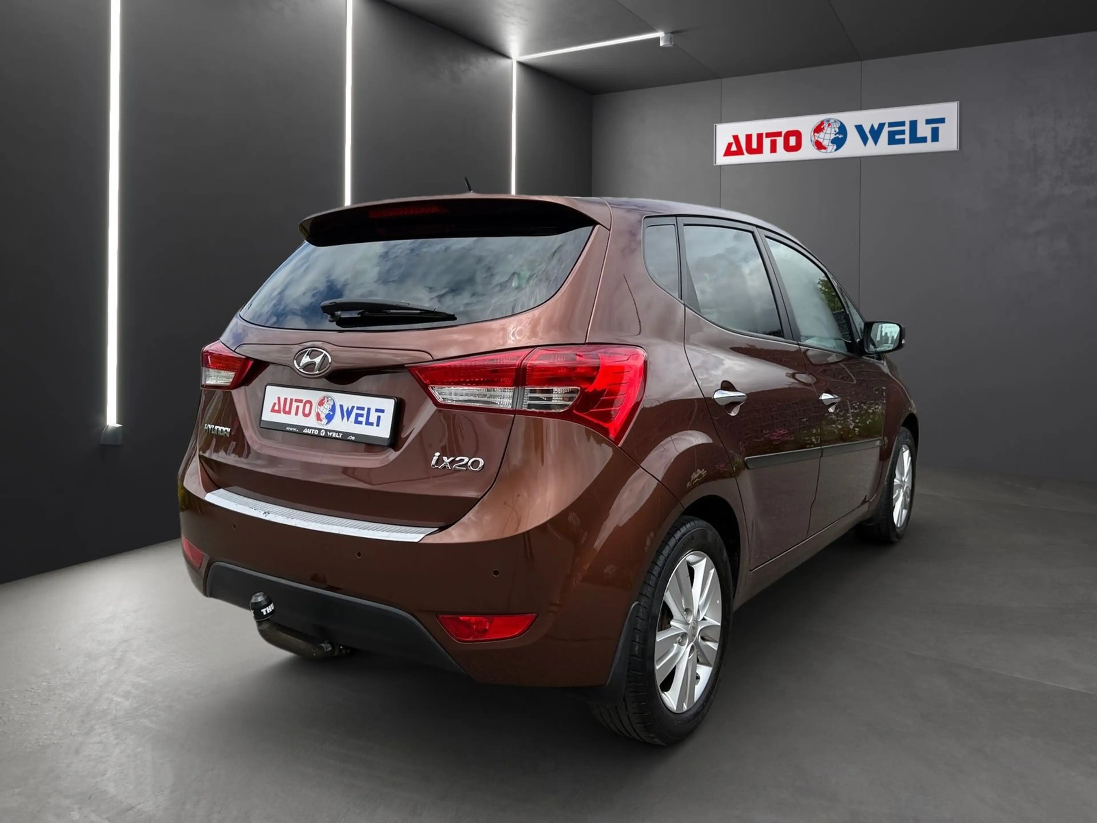 Hyundai iX20 1.6 Automatik Sitzheizung AHK PDC Bluetooth — photo 4