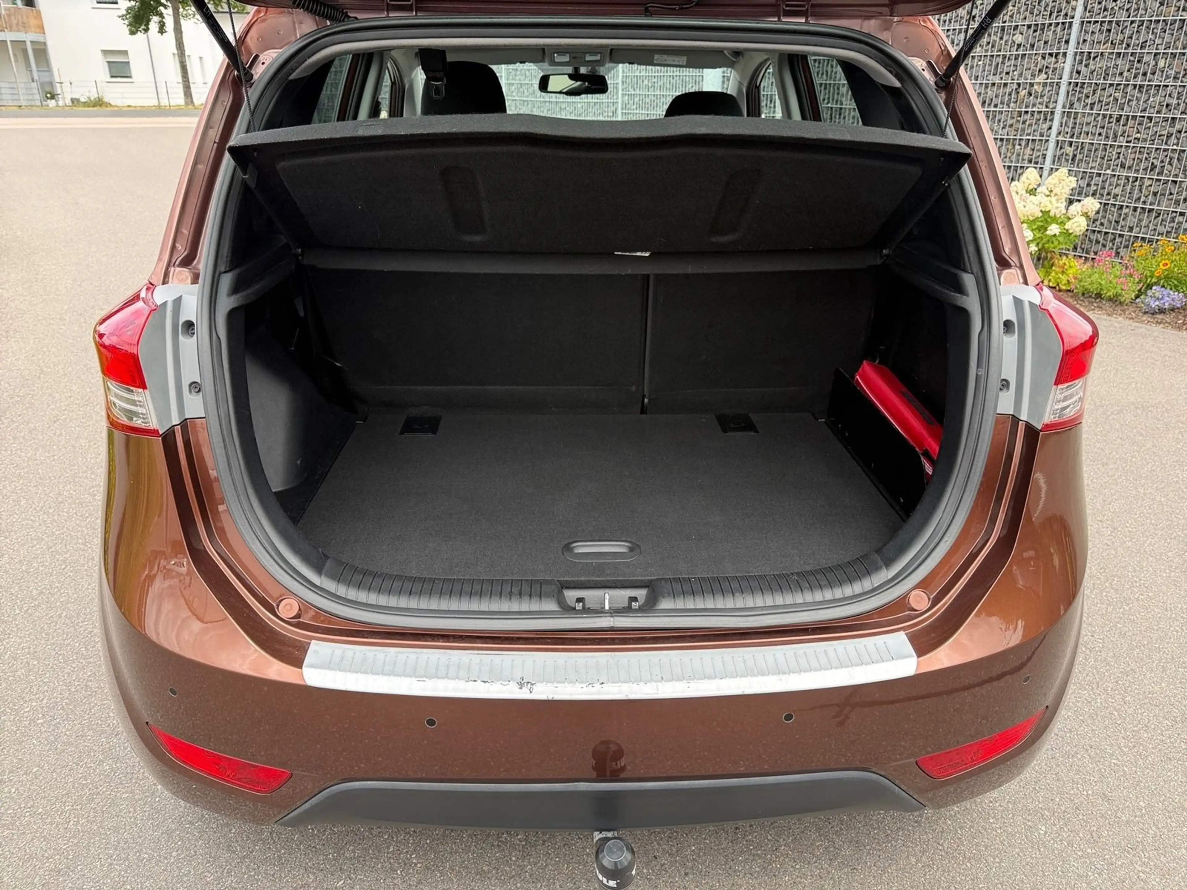 Hyundai iX20 1.6 Automatik Sitzheizung AHK PDC Bluetooth — photo 9