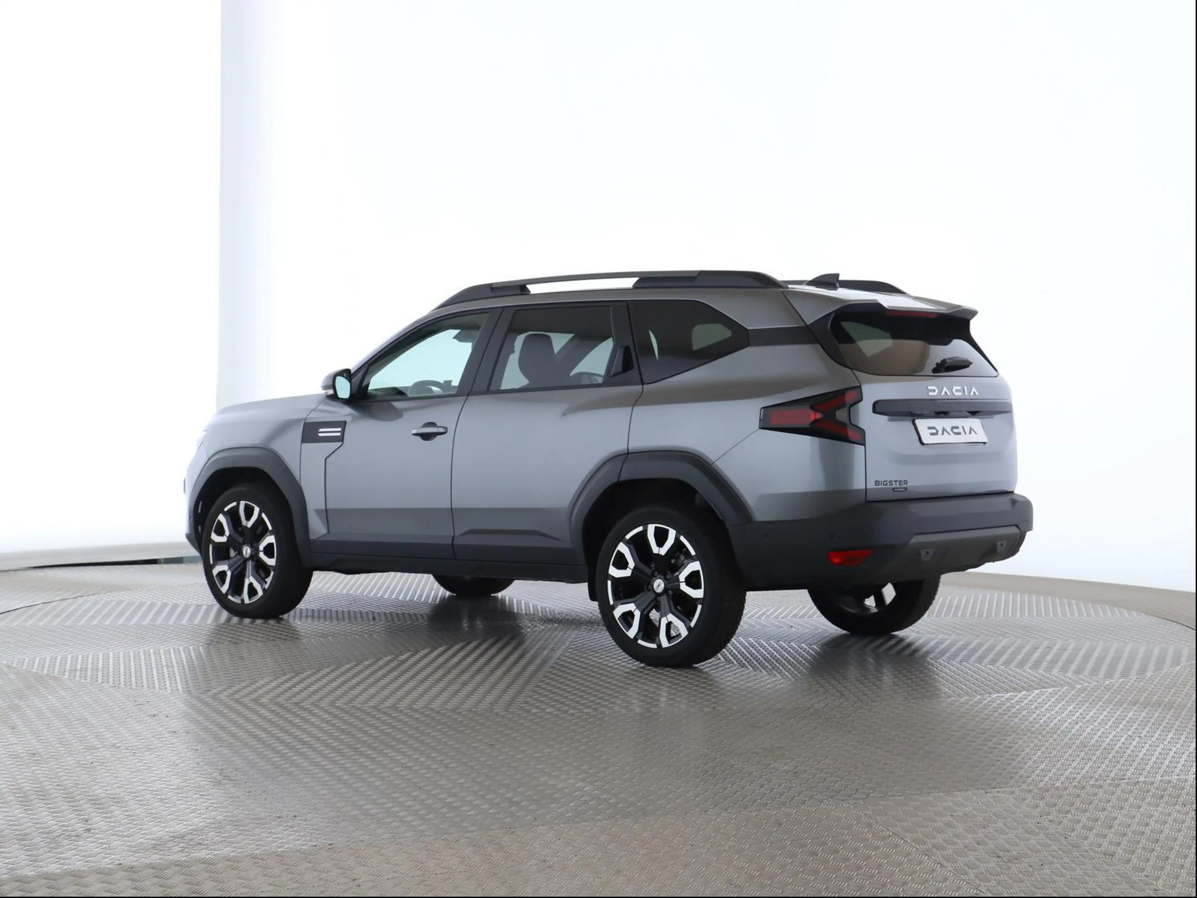 Dacia Bigster Hybrid 155 Journey — photo 3