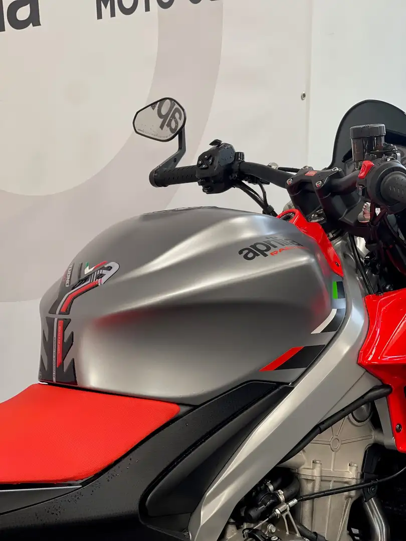 Aprilia Tuono Szary - 2