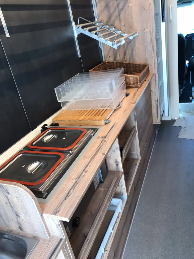 Renault Master Food Truck Verkaufswagen Imbisswagen Verkaufsmobil Weiß - 2