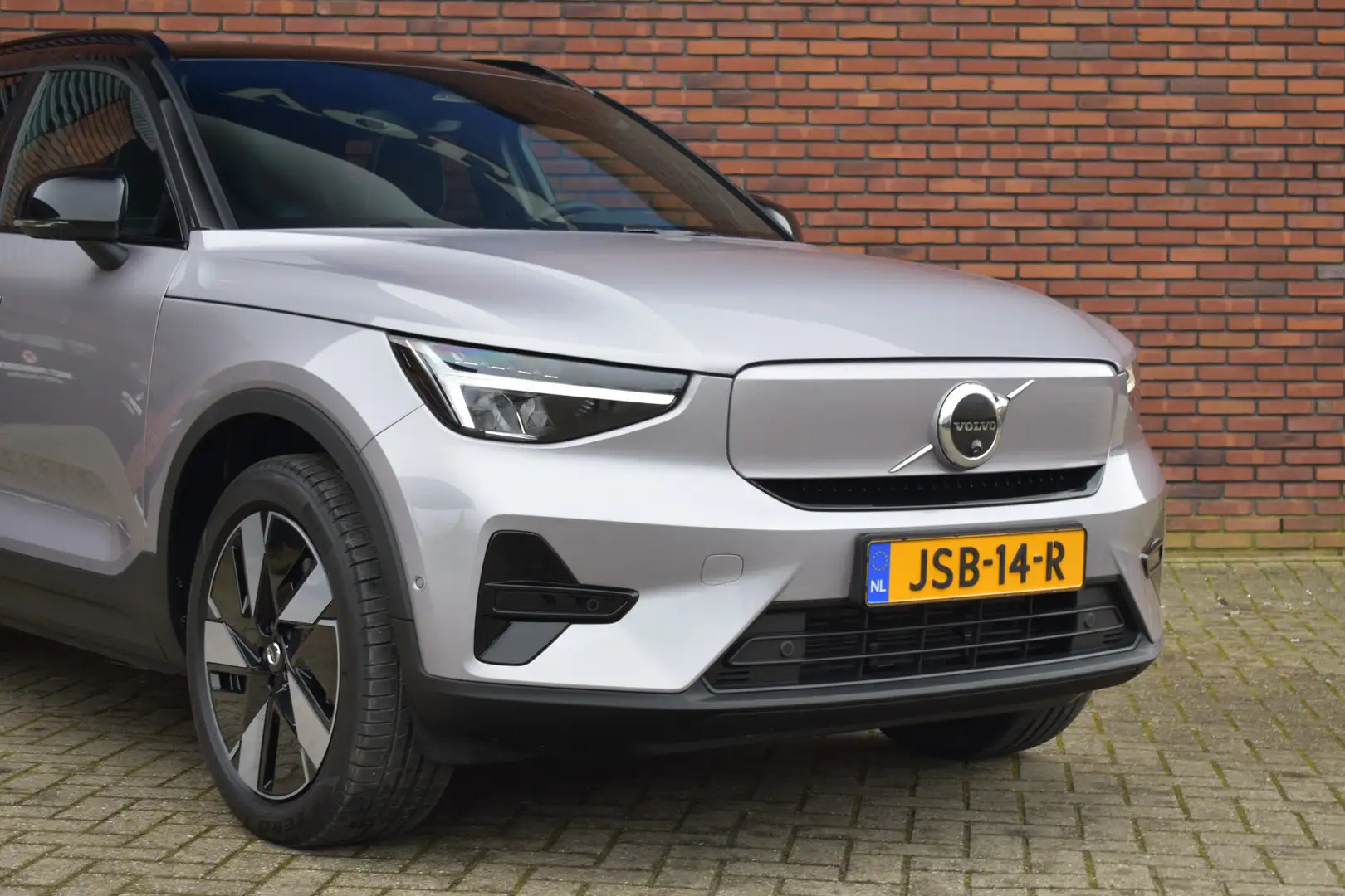 Volvo EX40 Extended Range 252PK Ultra 82 kWh | Harman & Kardo Gris - 2