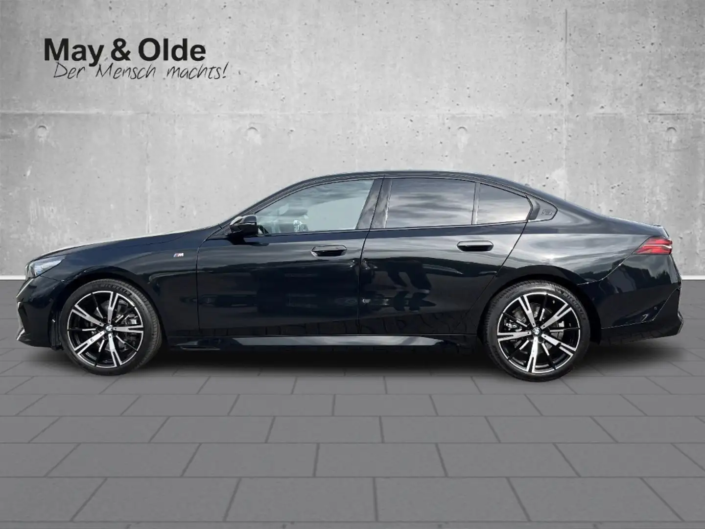 BMW 520 i Lim. Aut M Sport LED Navi ACC Kamera AHK Schwarz - 2