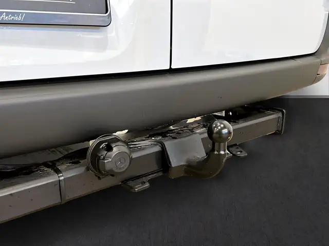 Mercedes-Benz Sprinter view 12