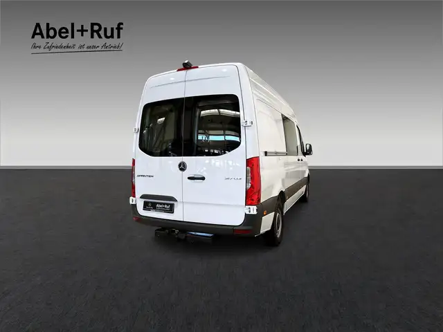 Mercedes-Benz Sprinter view 5