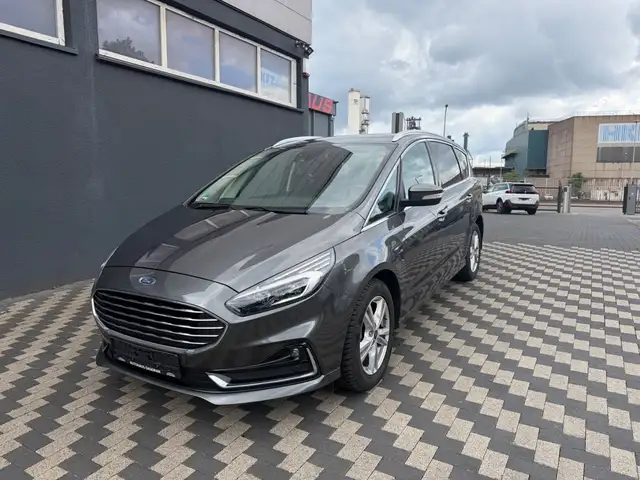 Ford S-Max Titanium Navi 7 Sitzer SHZ LED RFK EU6