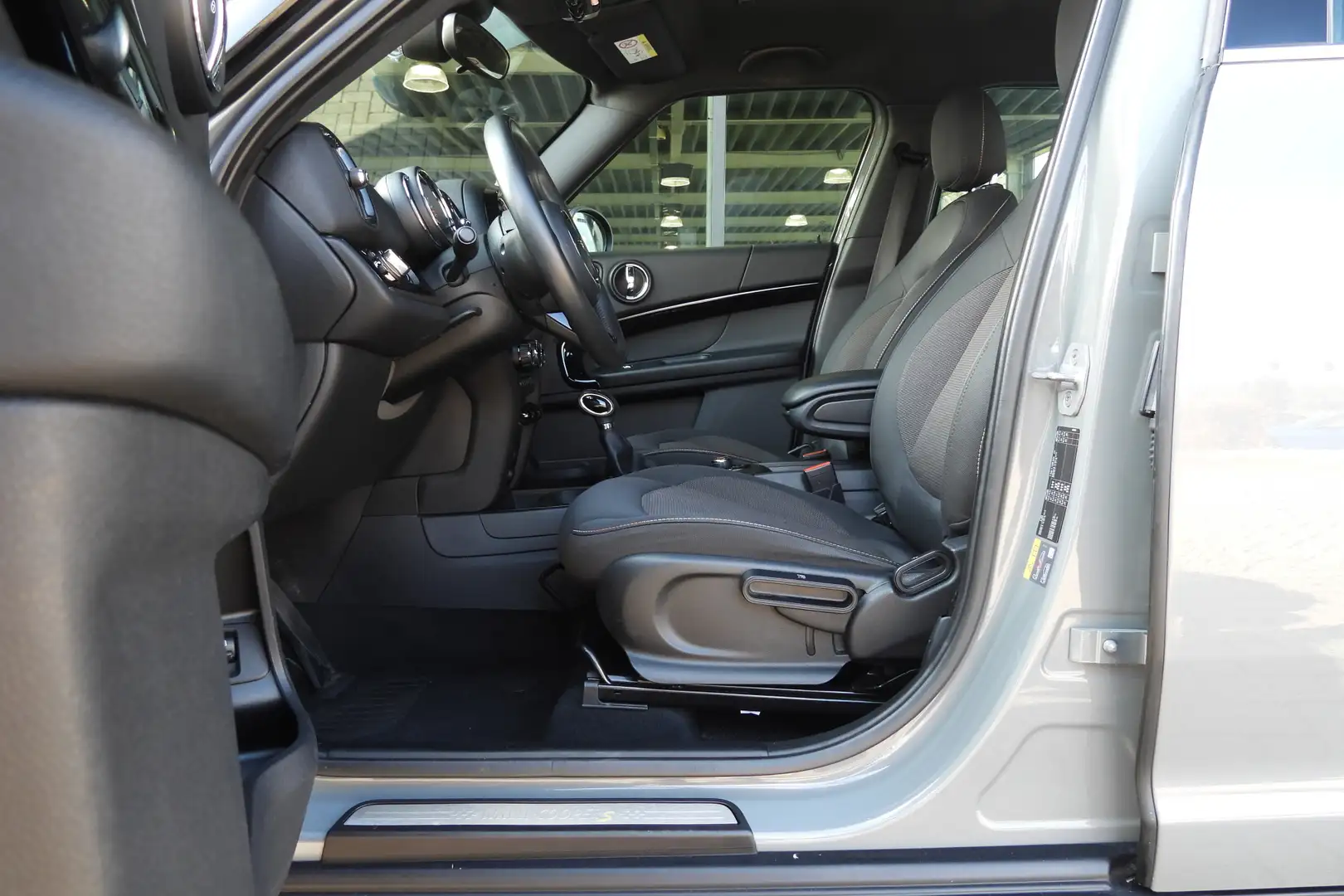 MINI Cooper SE Countryman ALL4 Pepper Automaat / Comfort Access / LED / Stoe Grigio - 2