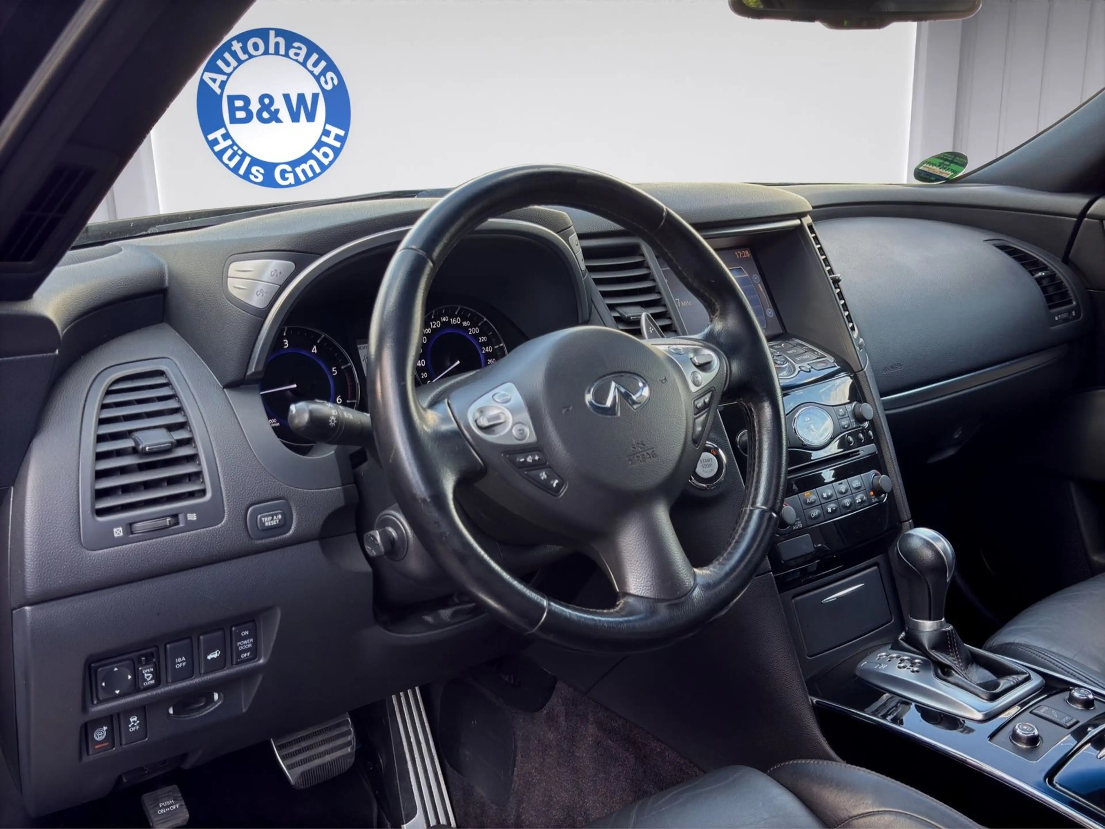 Infiniti QX70 d GT*LEDER*360°KAMERA*MEMORY*ACC* — photo 9