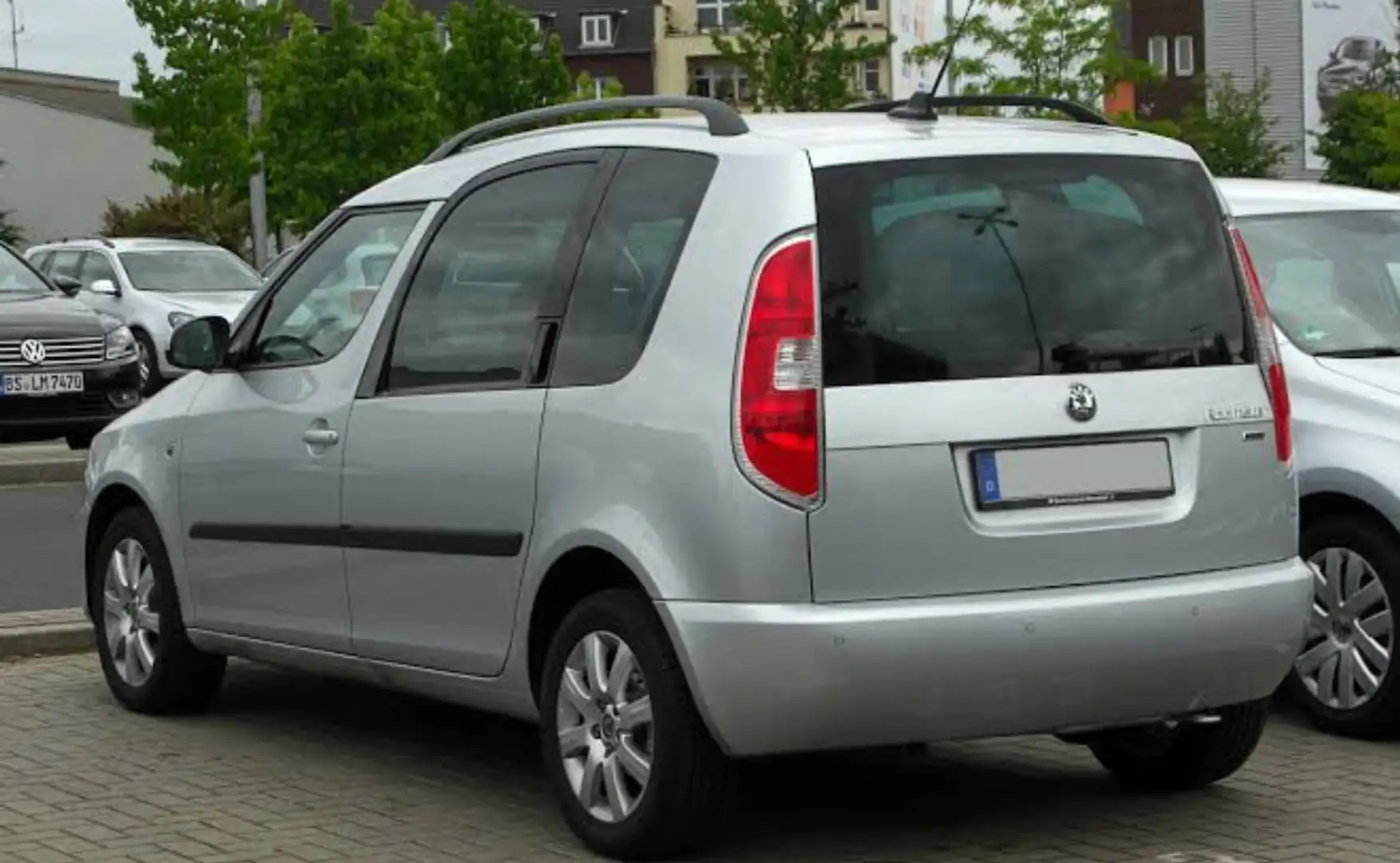 Skoda Roomster 1.6 16V Tiptronic Comfort - 1