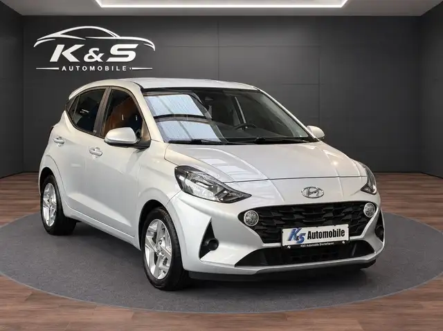 Hyundai i10 84 PS*NUR 19TKM*AUTOMATIK*CARPLAY*SZH&LHZ*PD