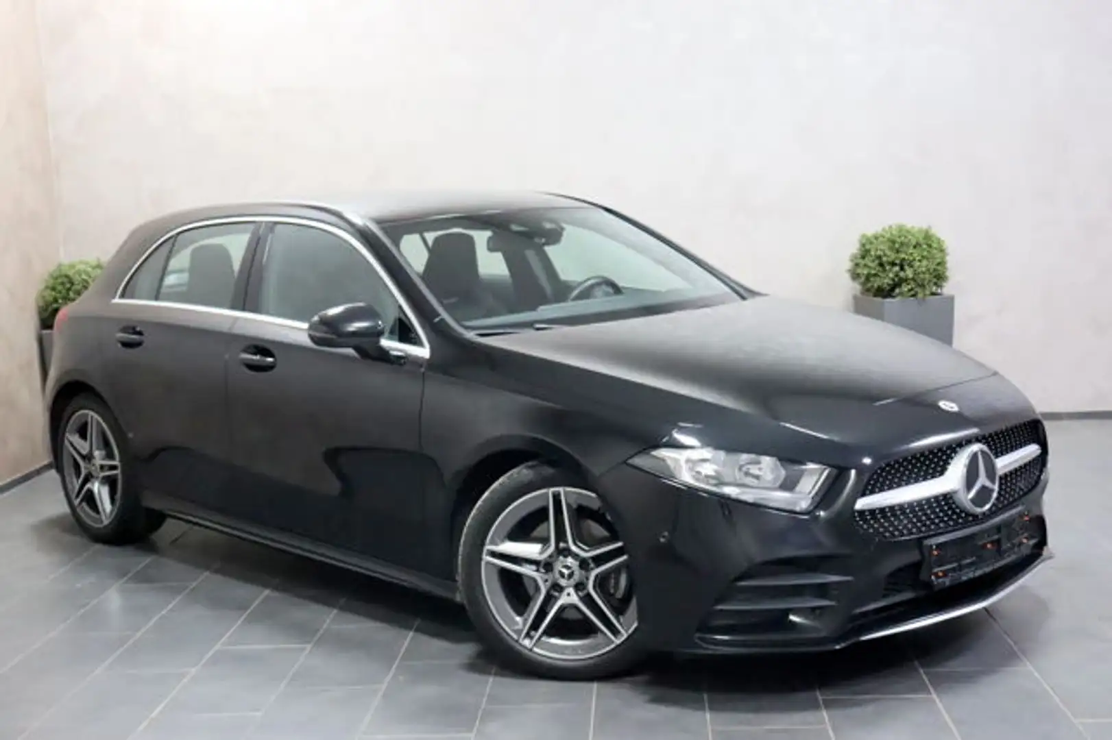Mercedes-Benz A 200 AMG Line VIRTUAL BURMESTER LEDER SHZ NAVI Negro - 2