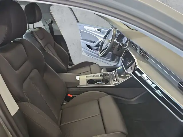 Audi A6 view 13