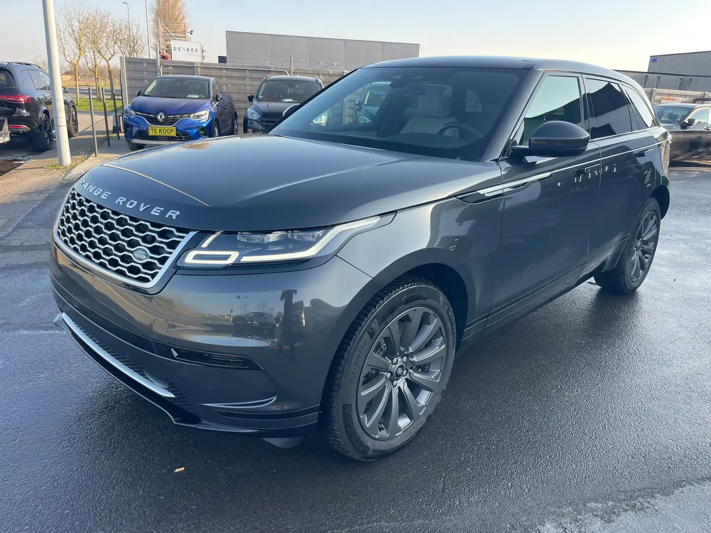 Land Rover Range Rover Velar 2.0 Turbo PHEV P400e  S 44750 euro btw in Grijs - 1