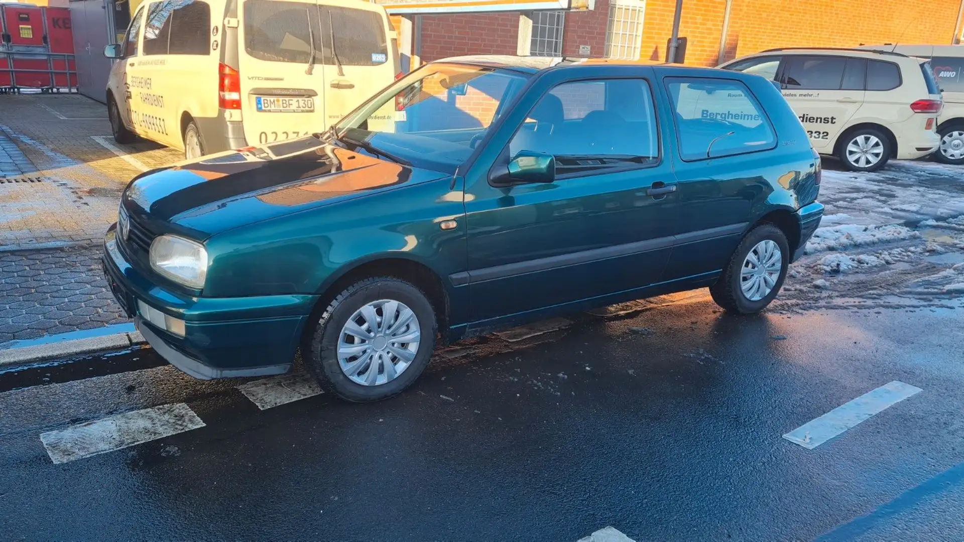 Volkswagen Golf 1.6 Joker Vert - 1